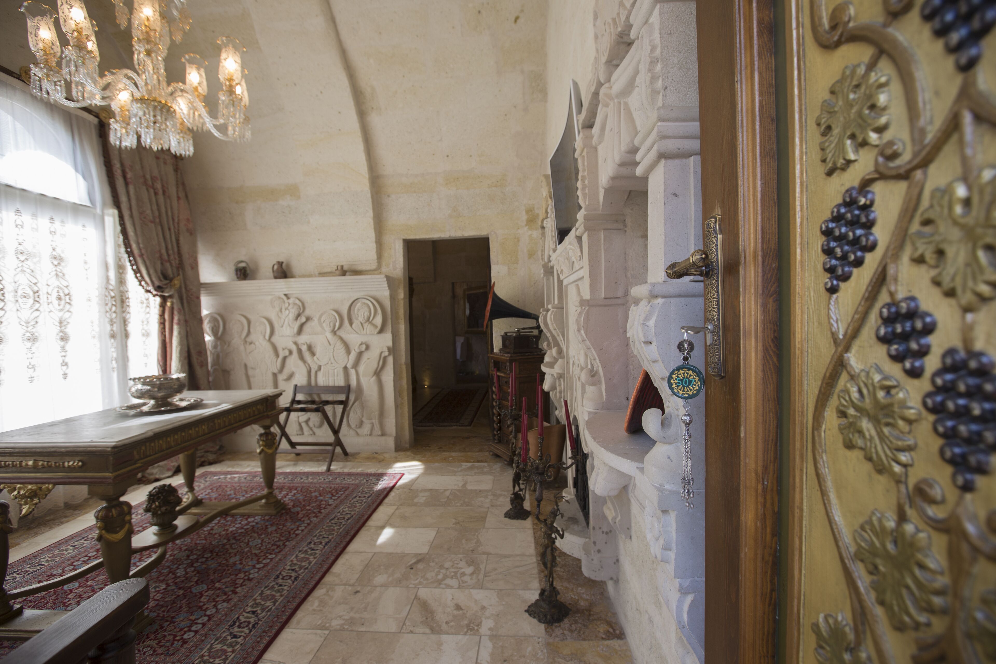 Elika Cave Suites Hotel & SPA