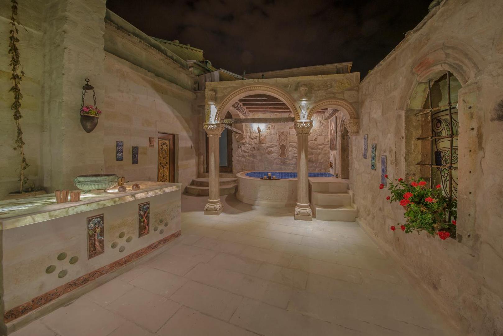 Elika Cave Suites Hotel & SPA