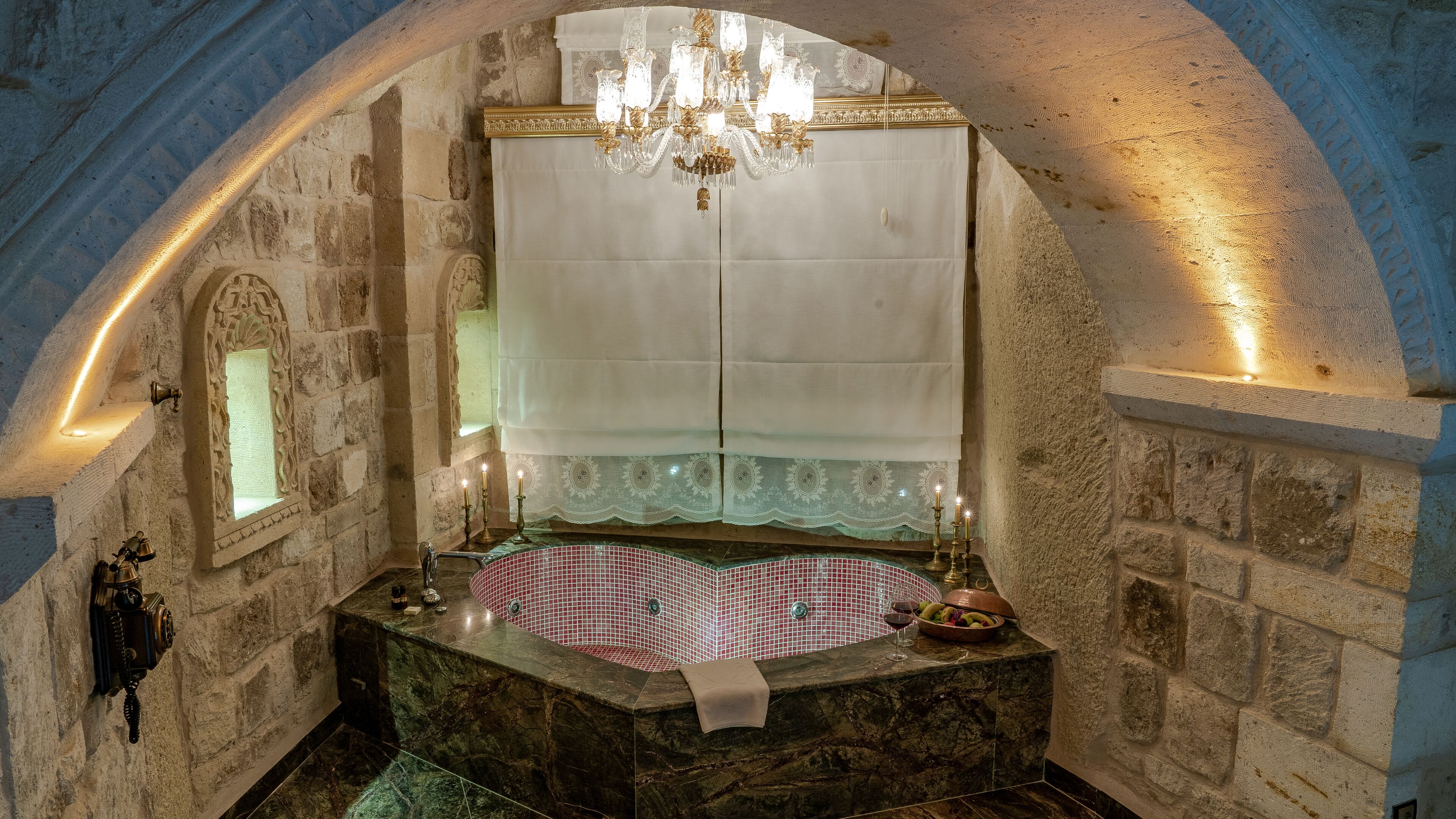 Elika Cave Suites Hotel & SPA