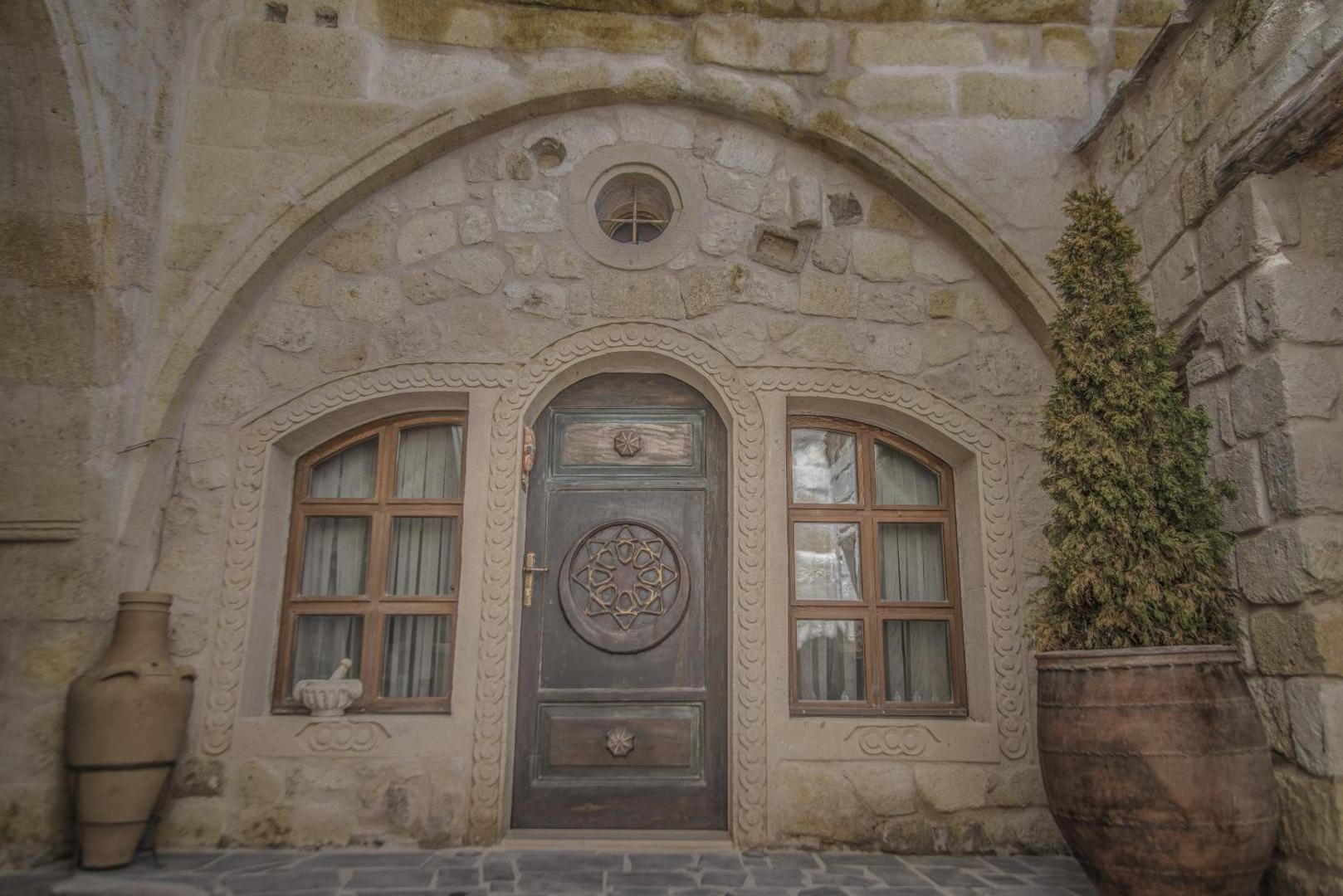 Elika Cave Suites Hotel & SPA