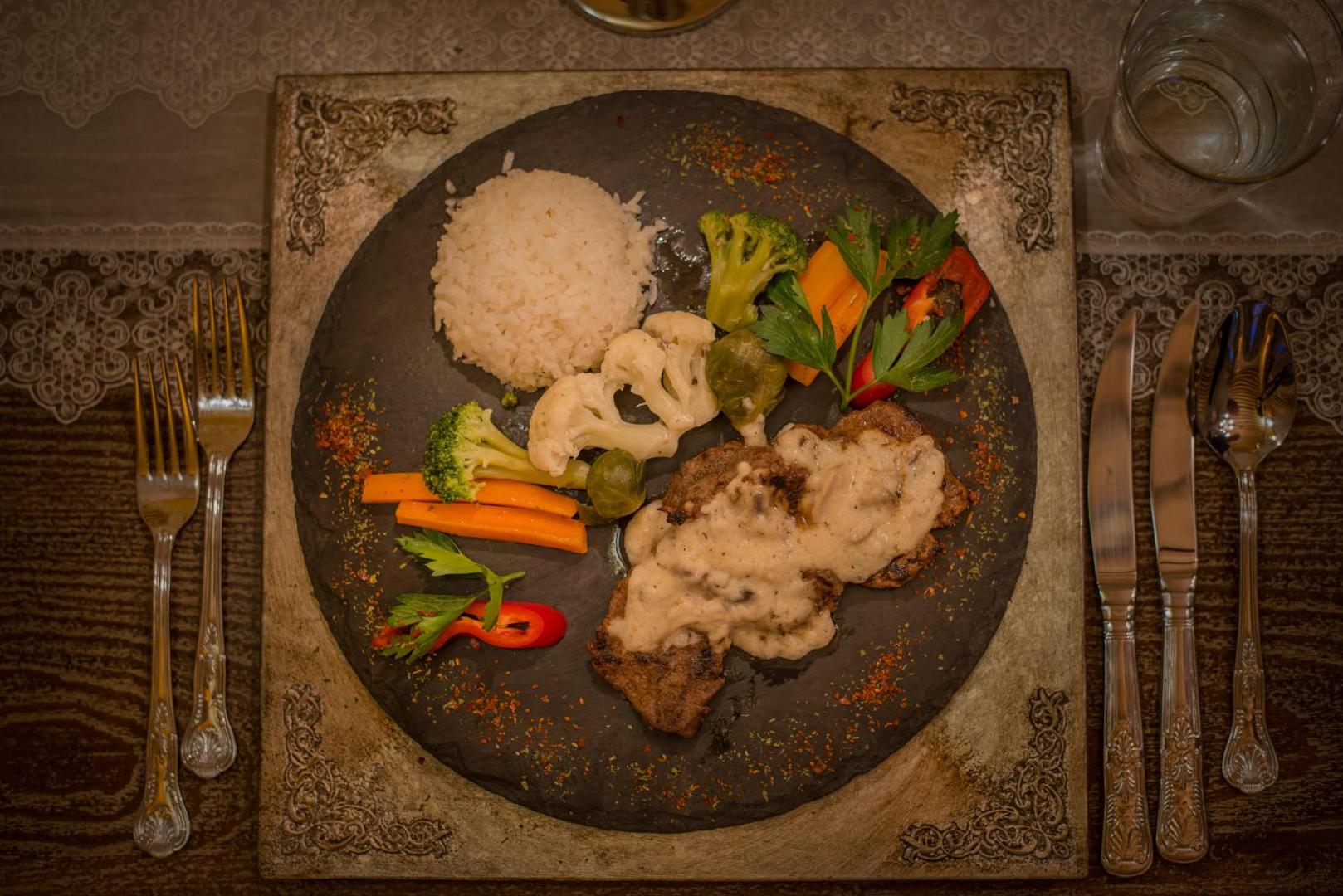 Elika Cave Suites Hotel & SPA