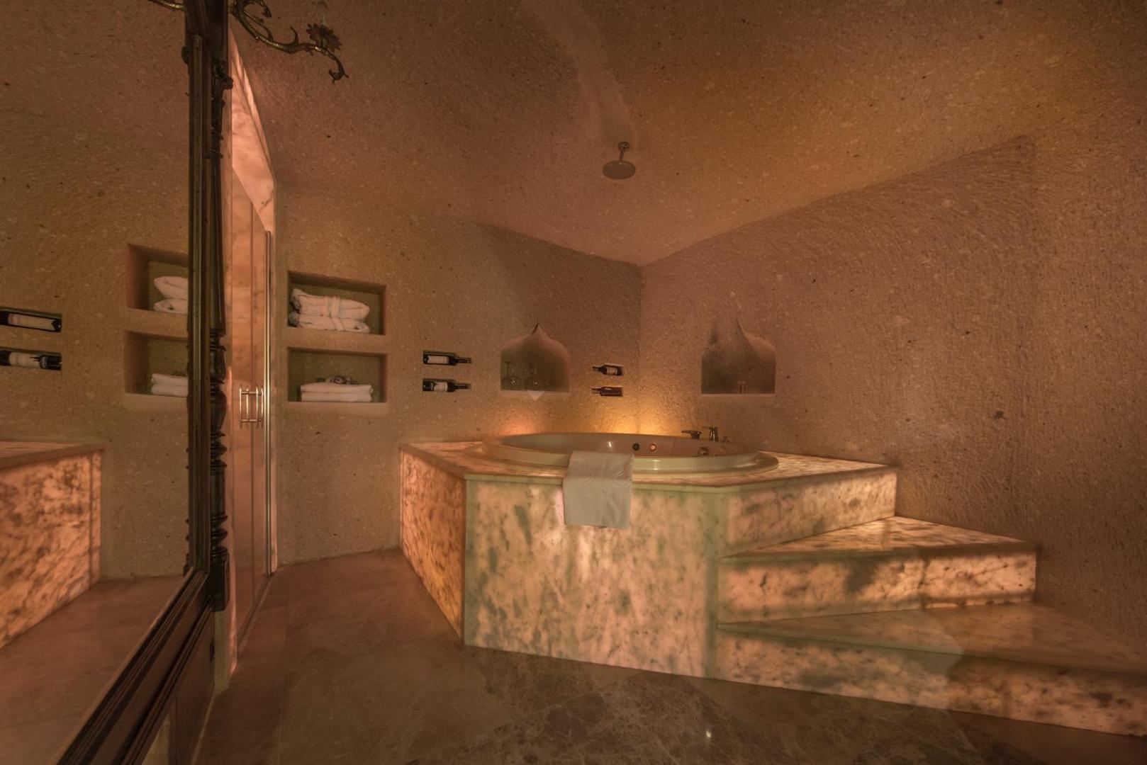 Elika Cave Suites Hotel & SPA