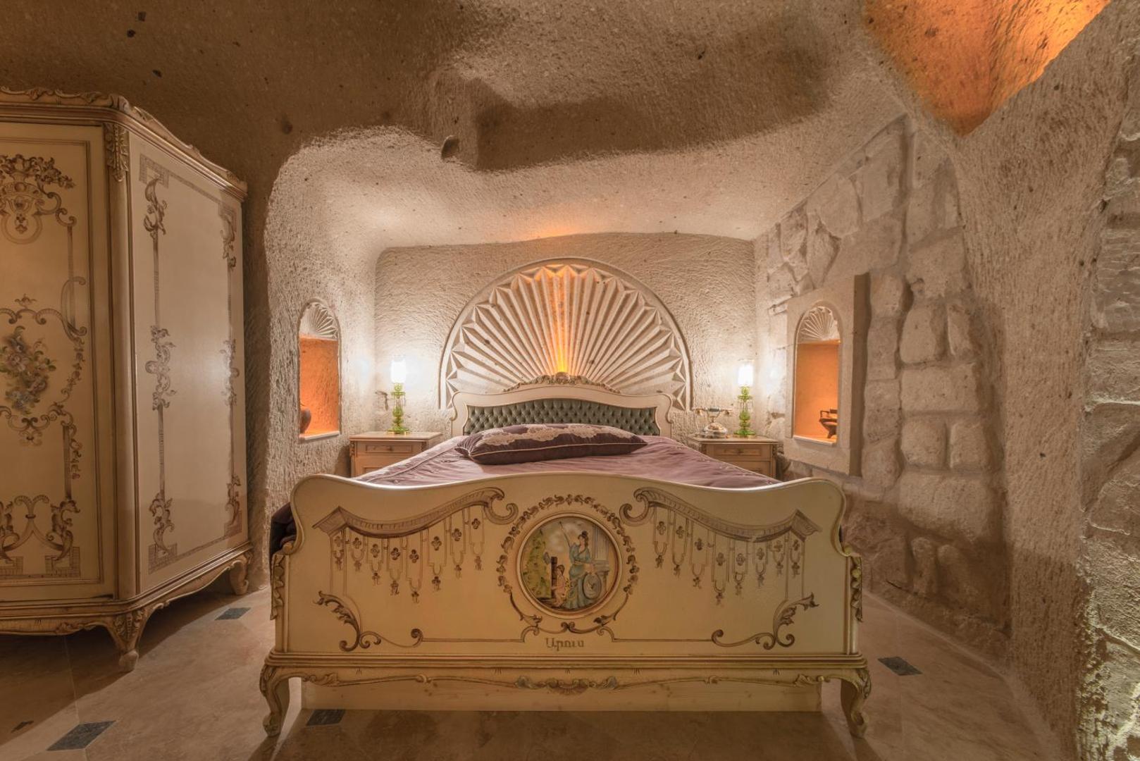 Elika Cave Suites Hotel & SPA