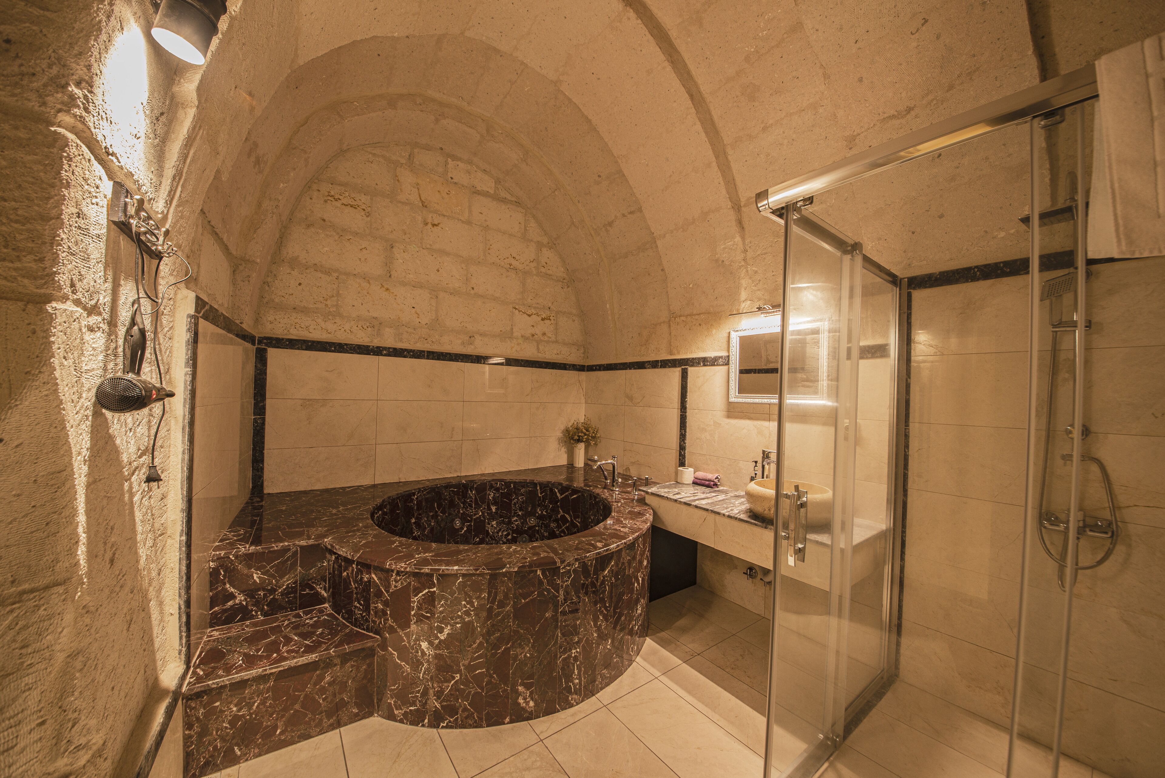 Limon Cave Hotel