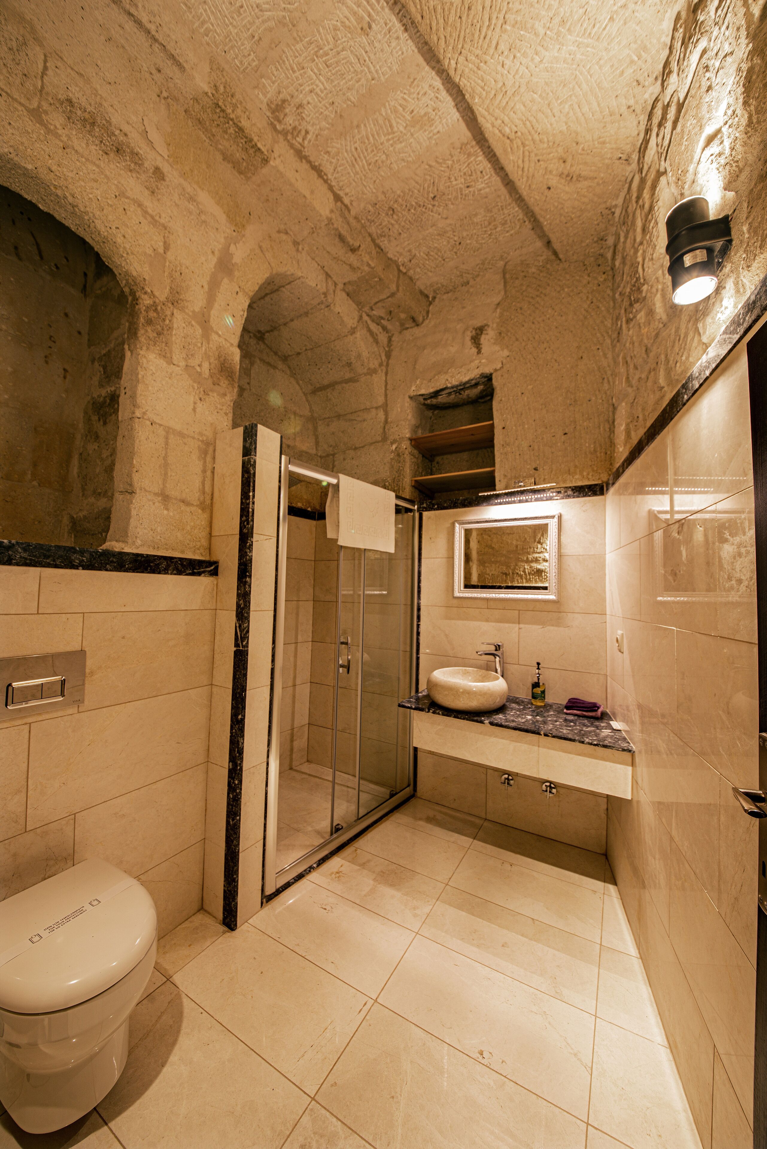 Limon Cave Hotel