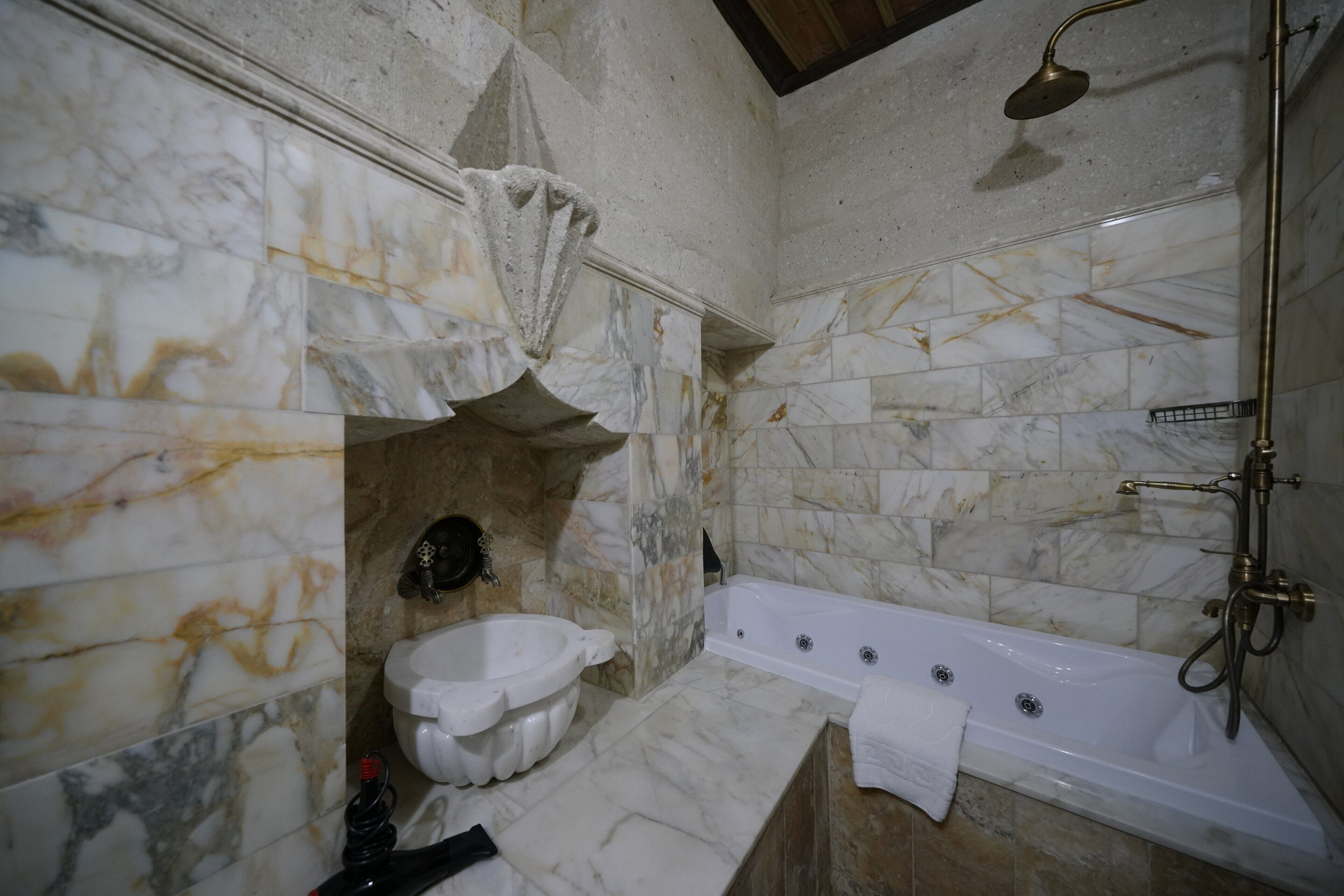 Serenus Cave Suites
