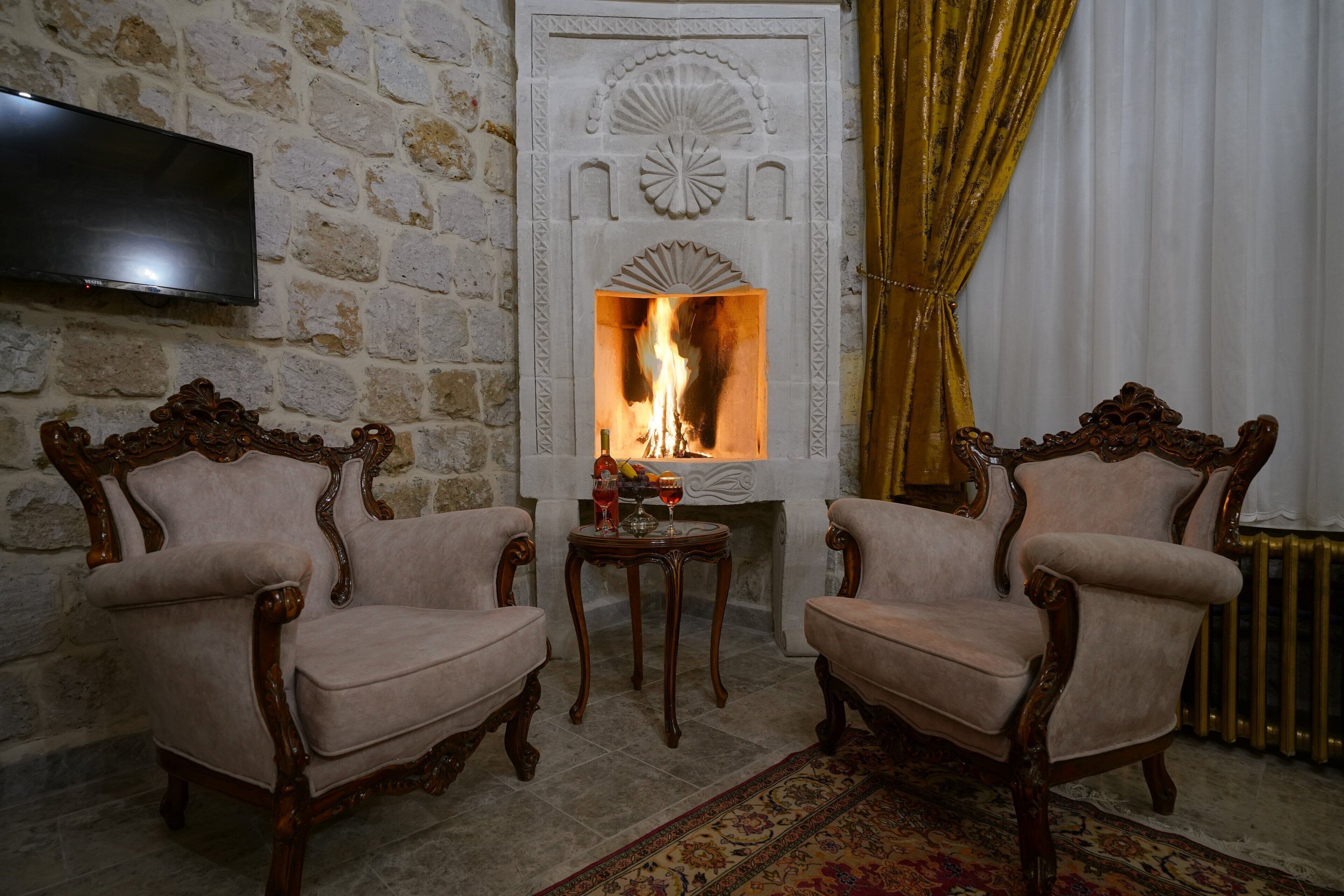 Serenus Cave Suites