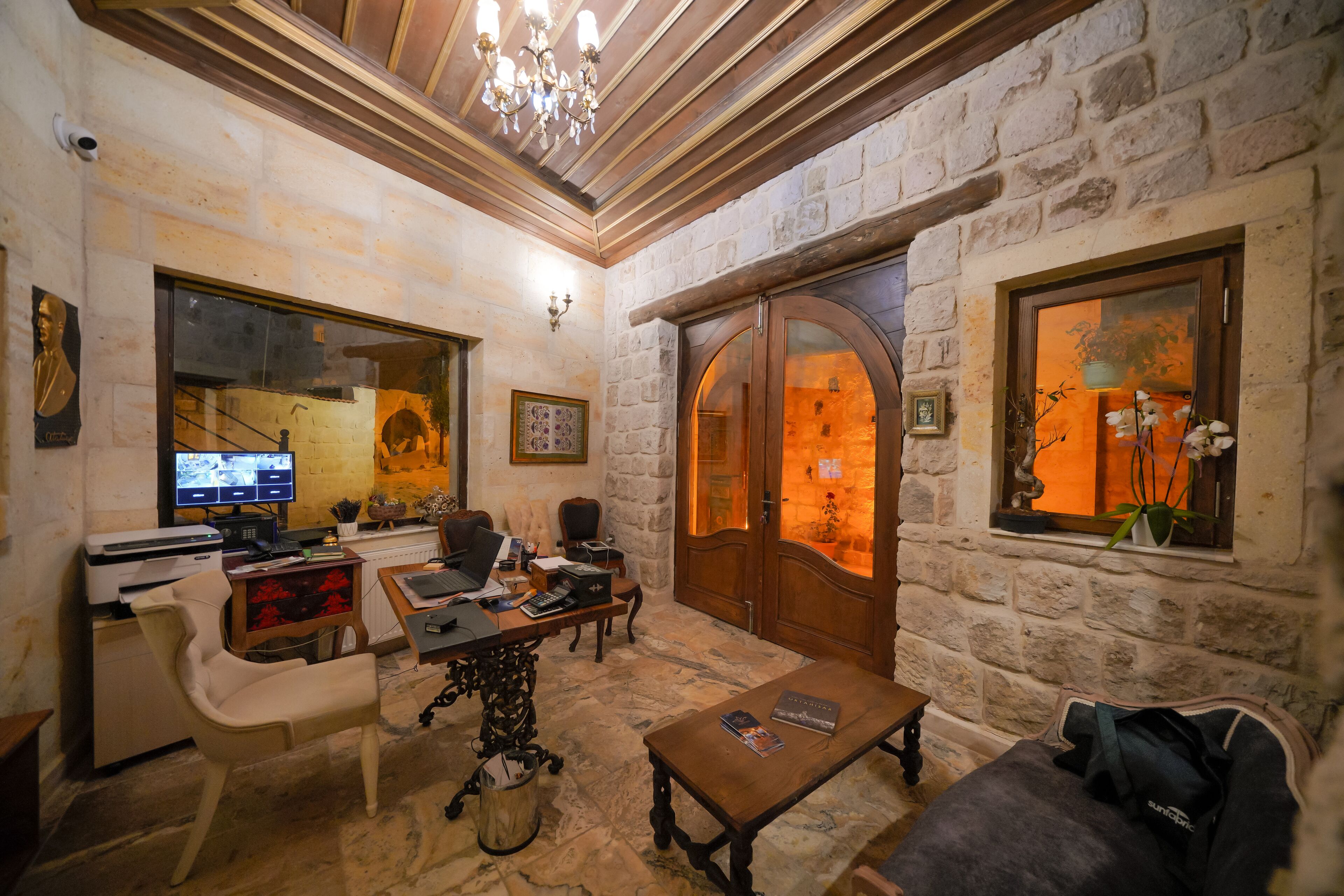 Serenus Cave Suites