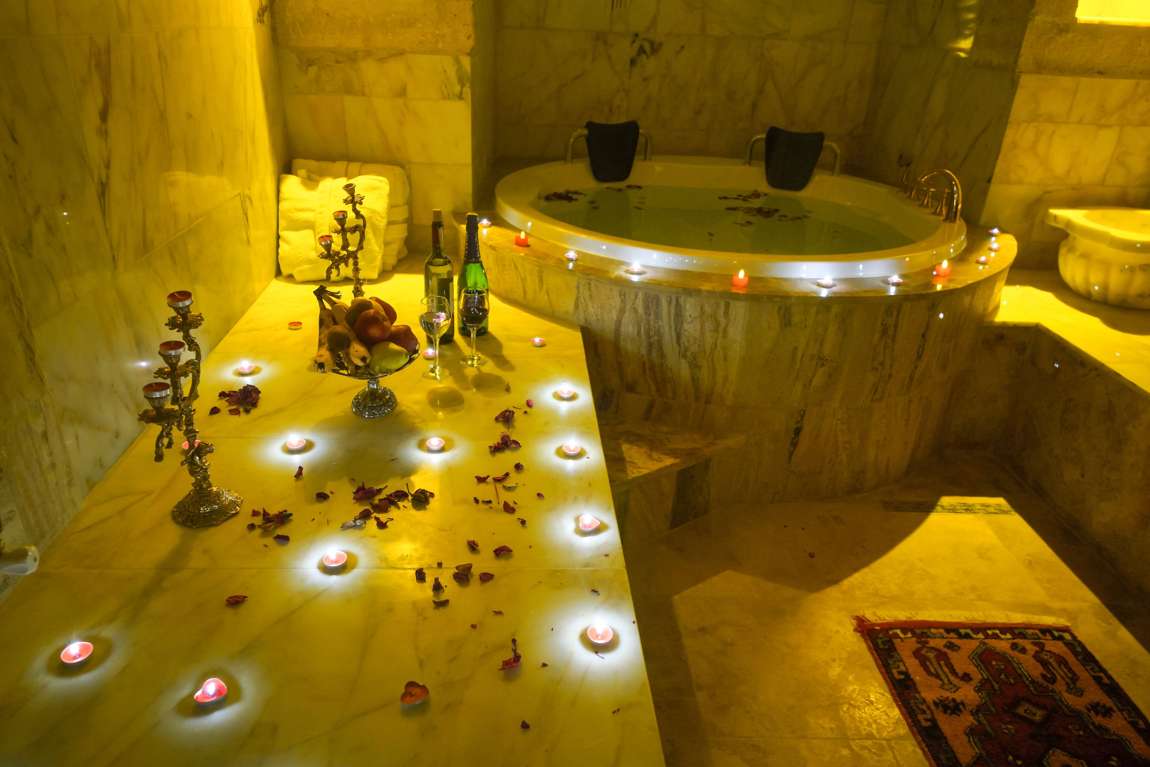 Serenus Cave Suites