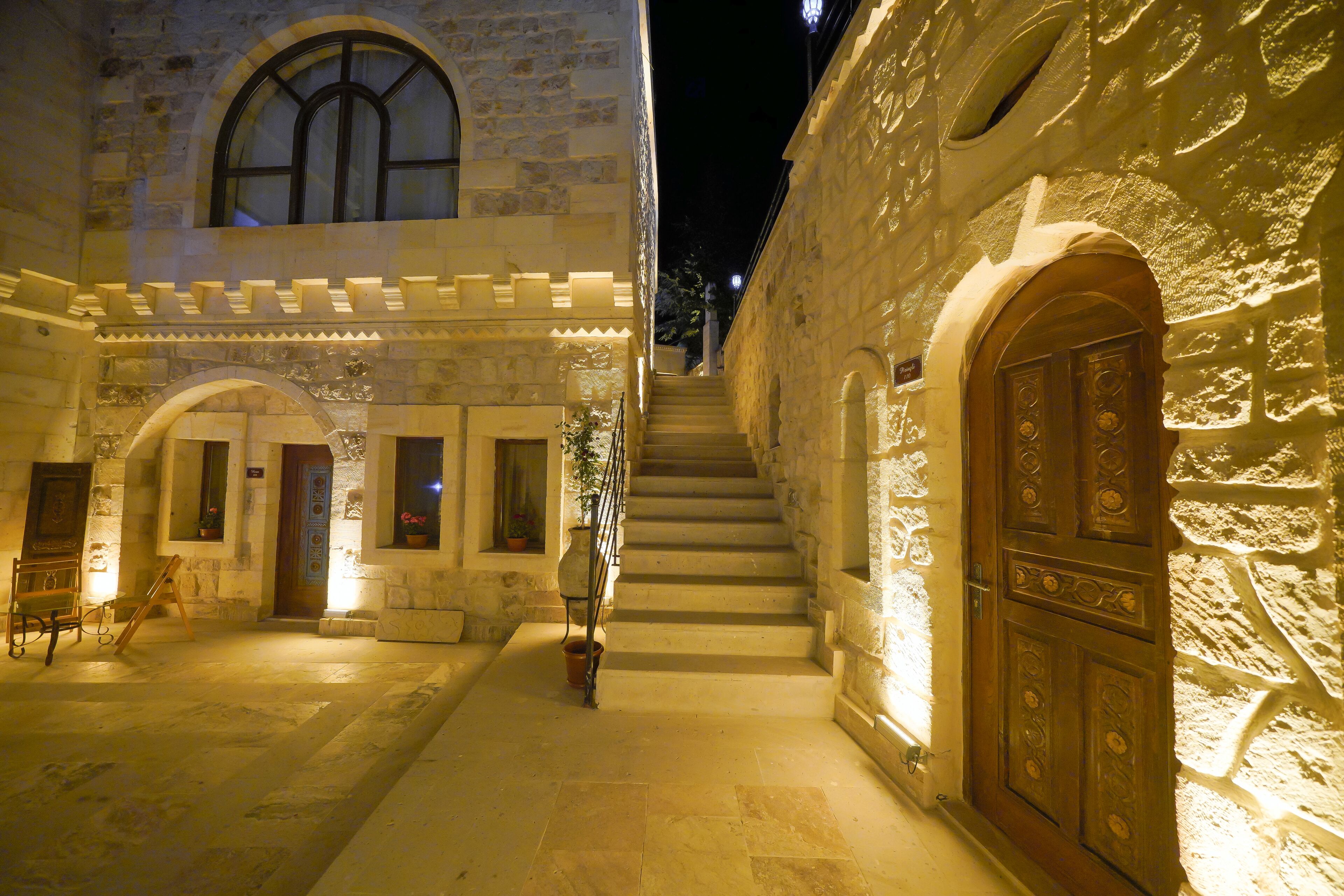 Serenus Cave Suites