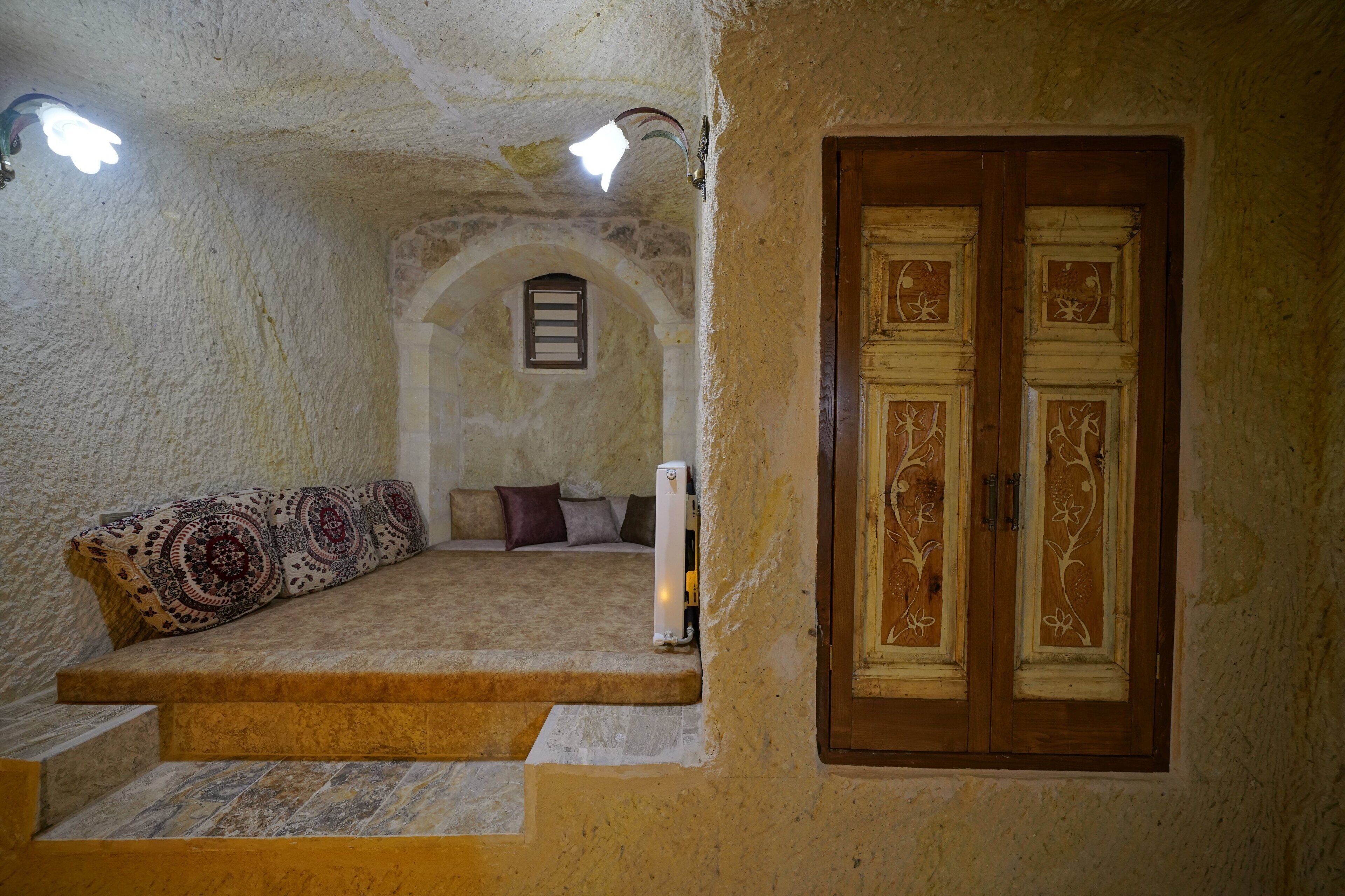 Serenus Cave Suites