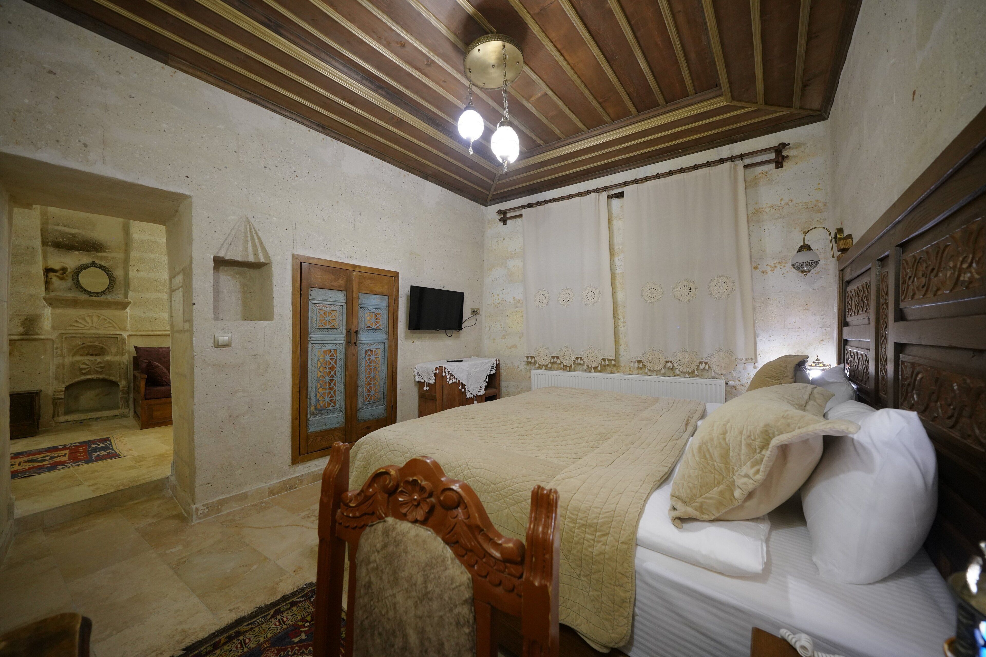 Serenus Cave Suites