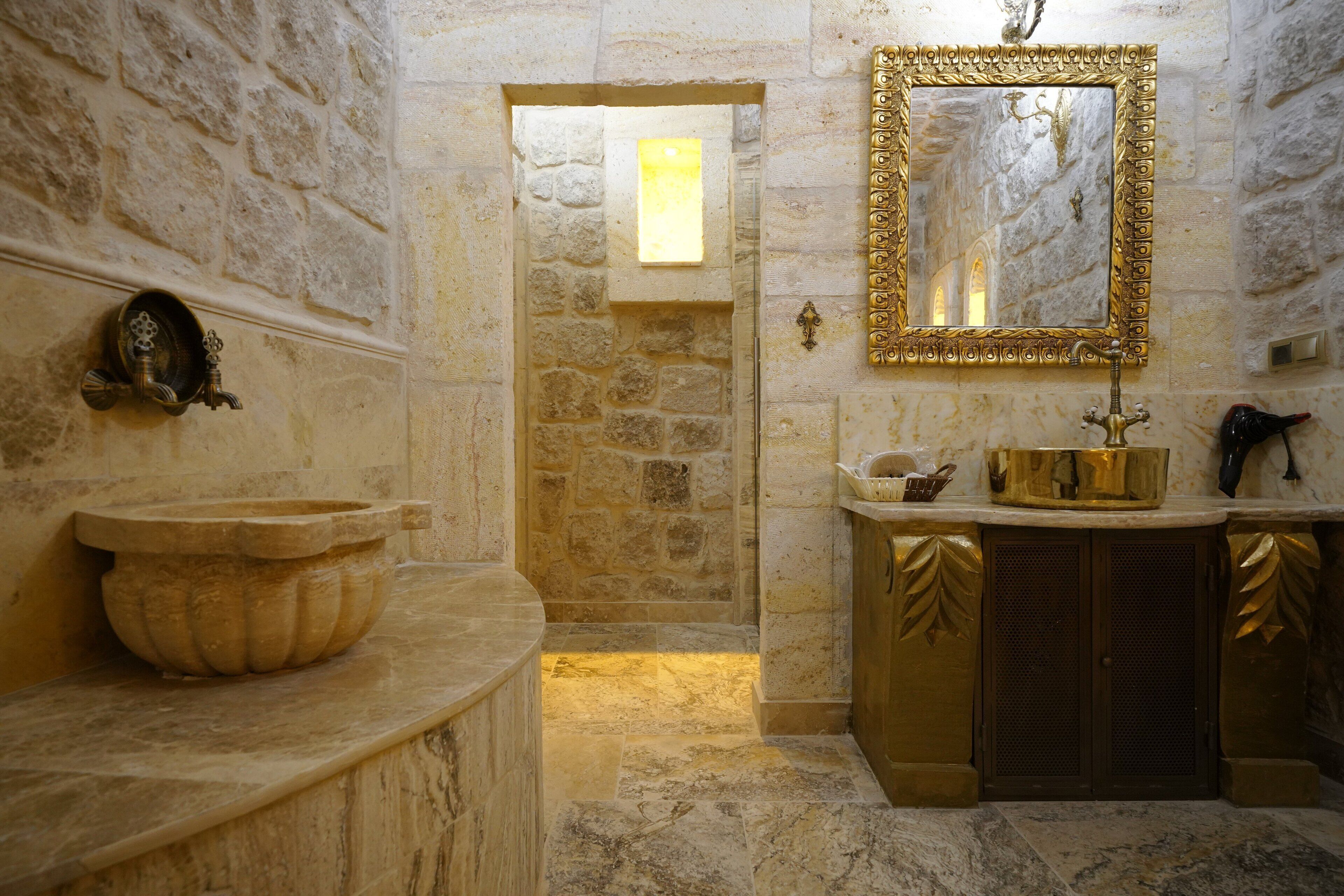 Serenus Cave Suites