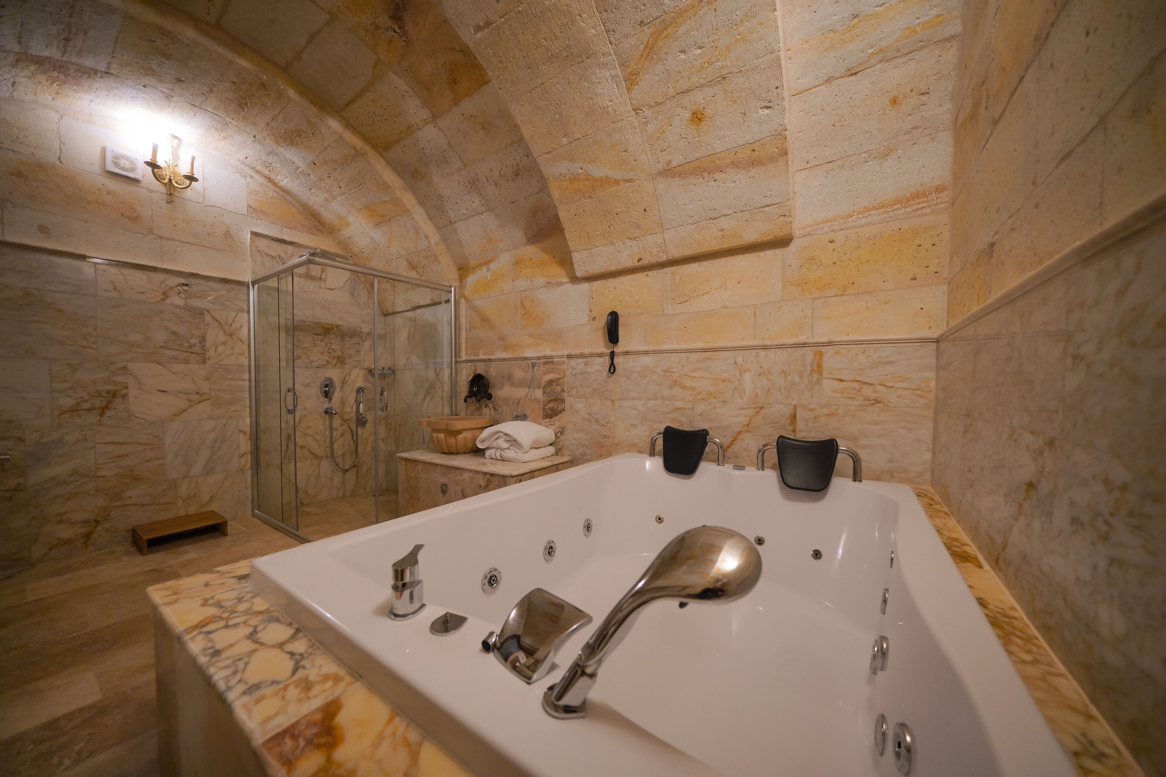 Serenus Cave Suites