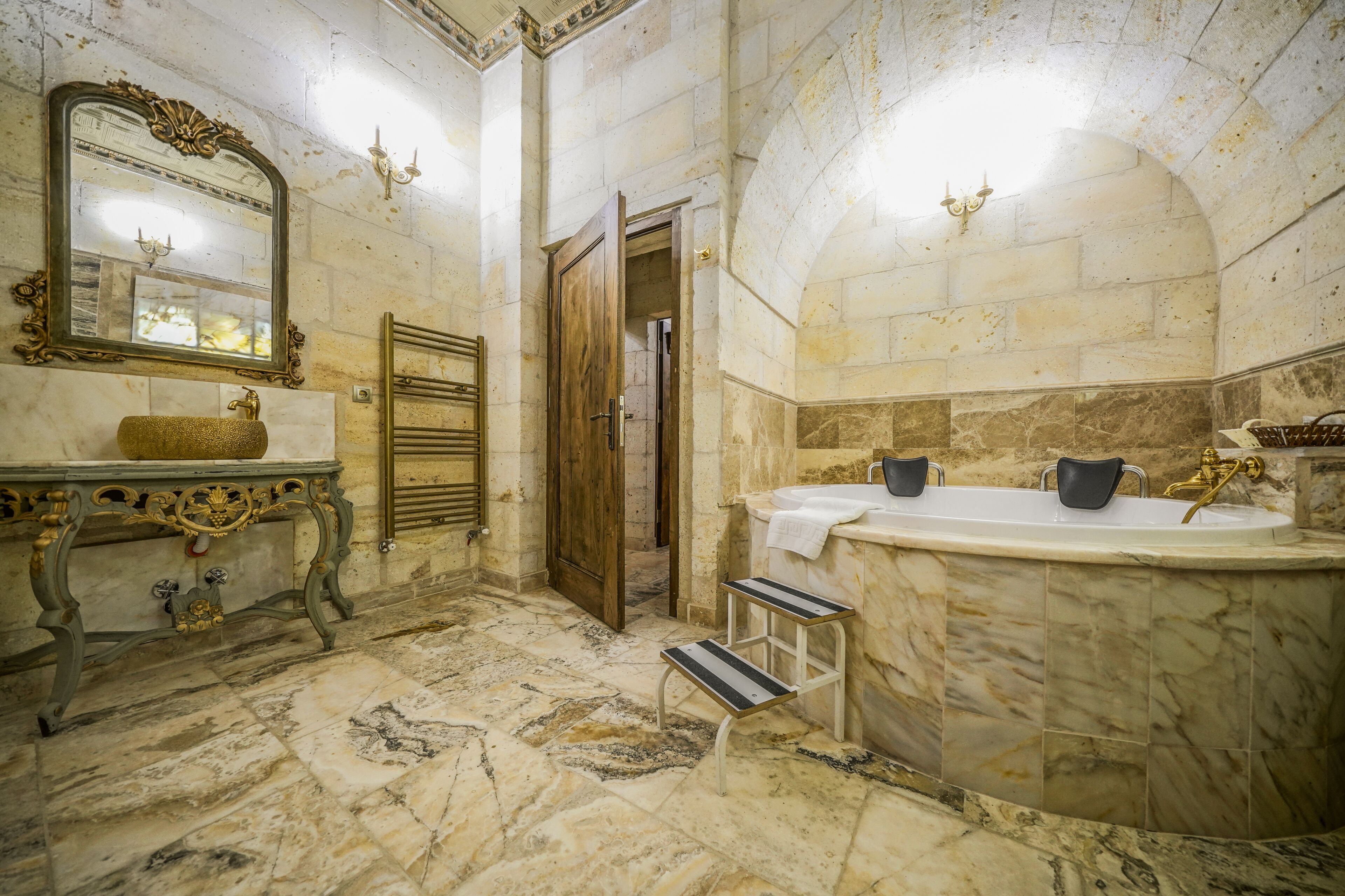Serenus Cave Suites