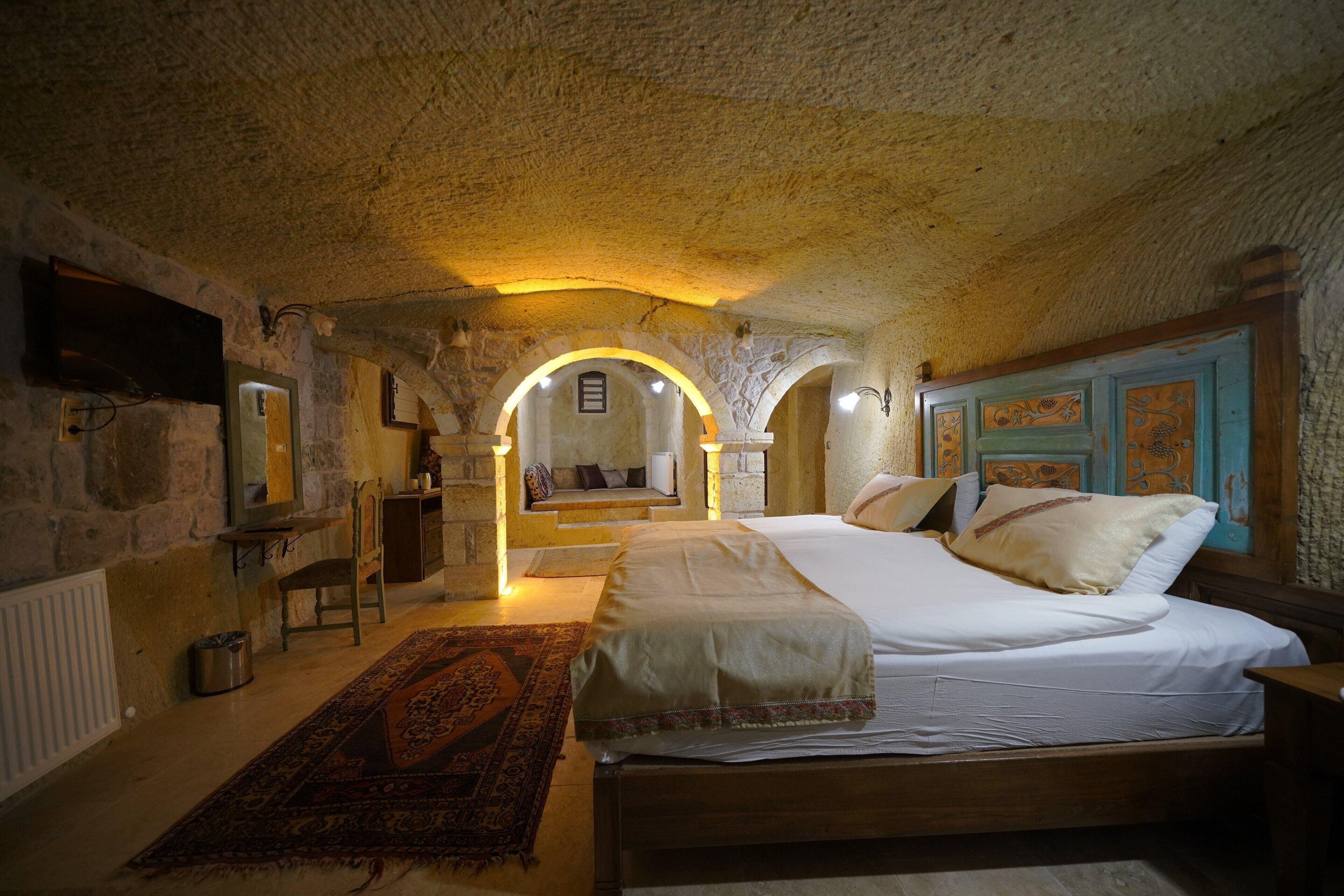 Serenus Cave Suites
