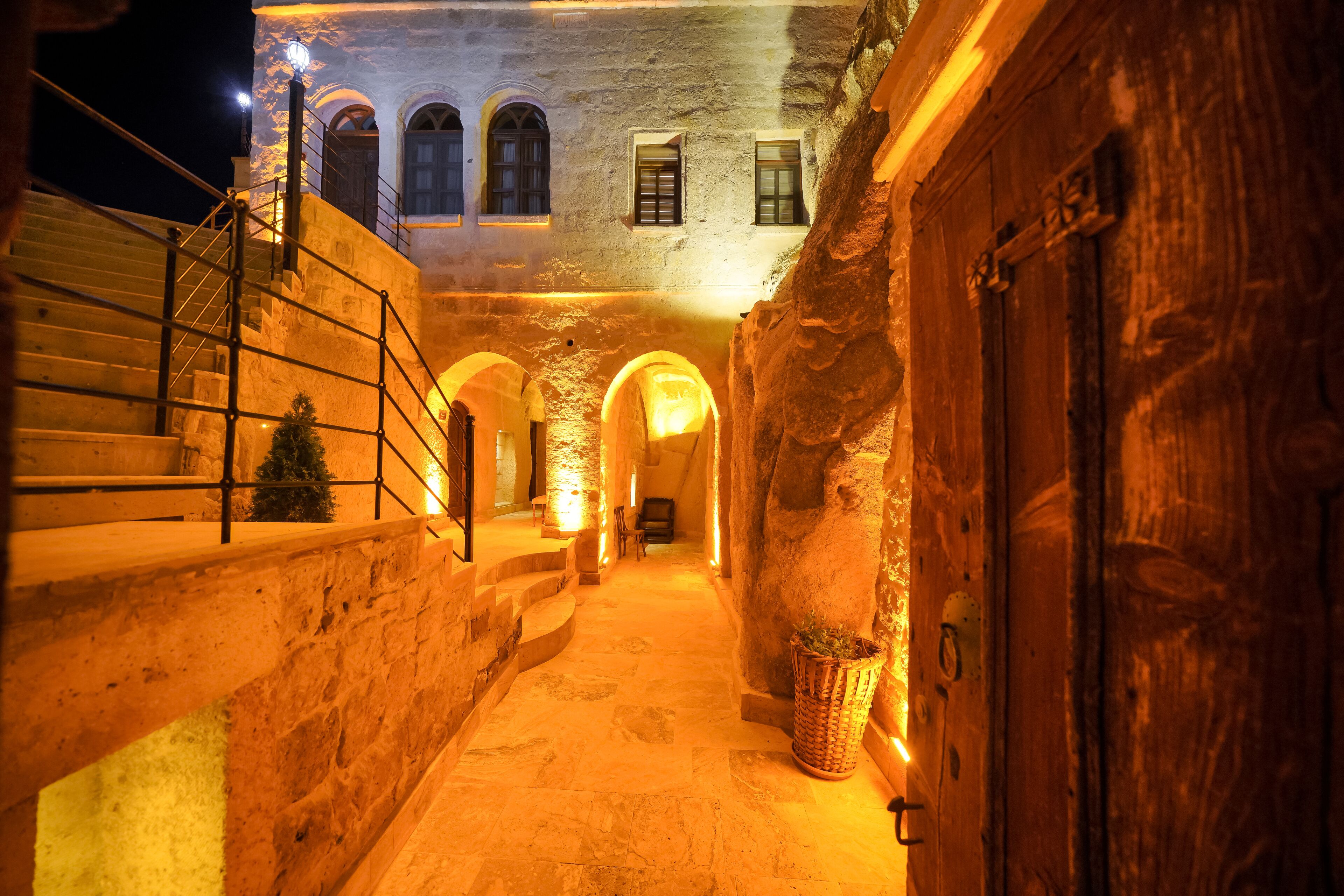 Serenus Cave Suites