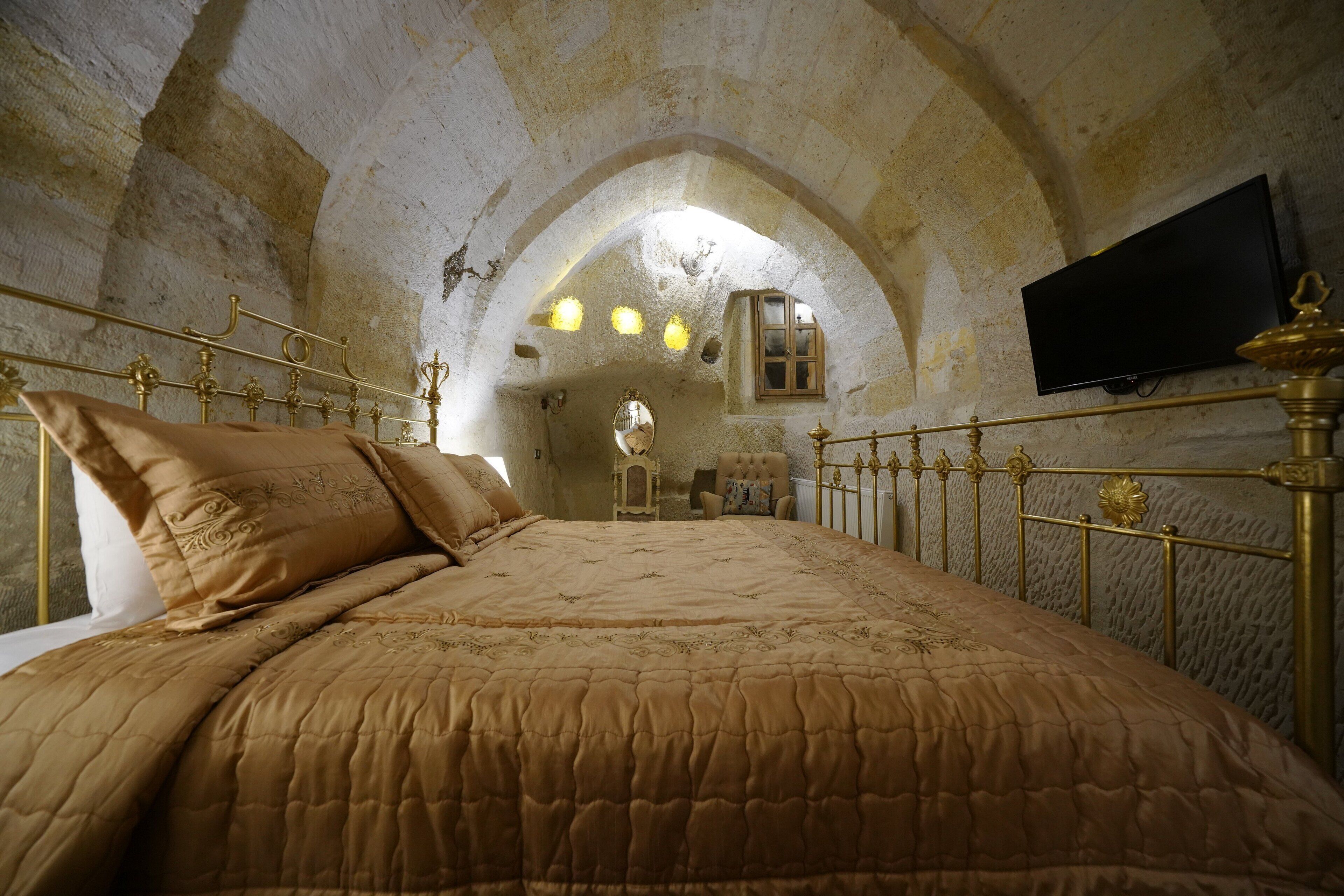 Serenus Cave Suites