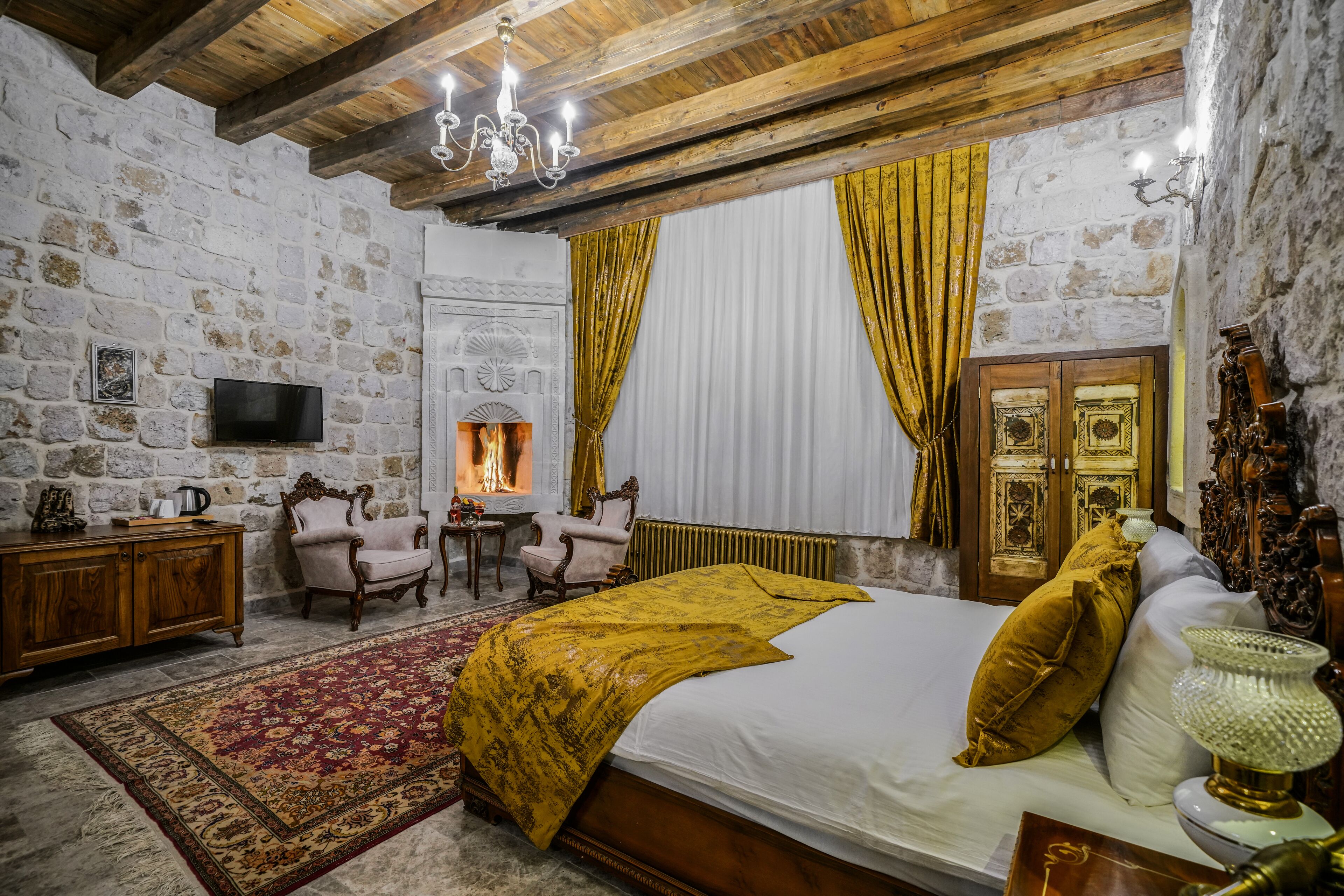 Serenus Cave Suites