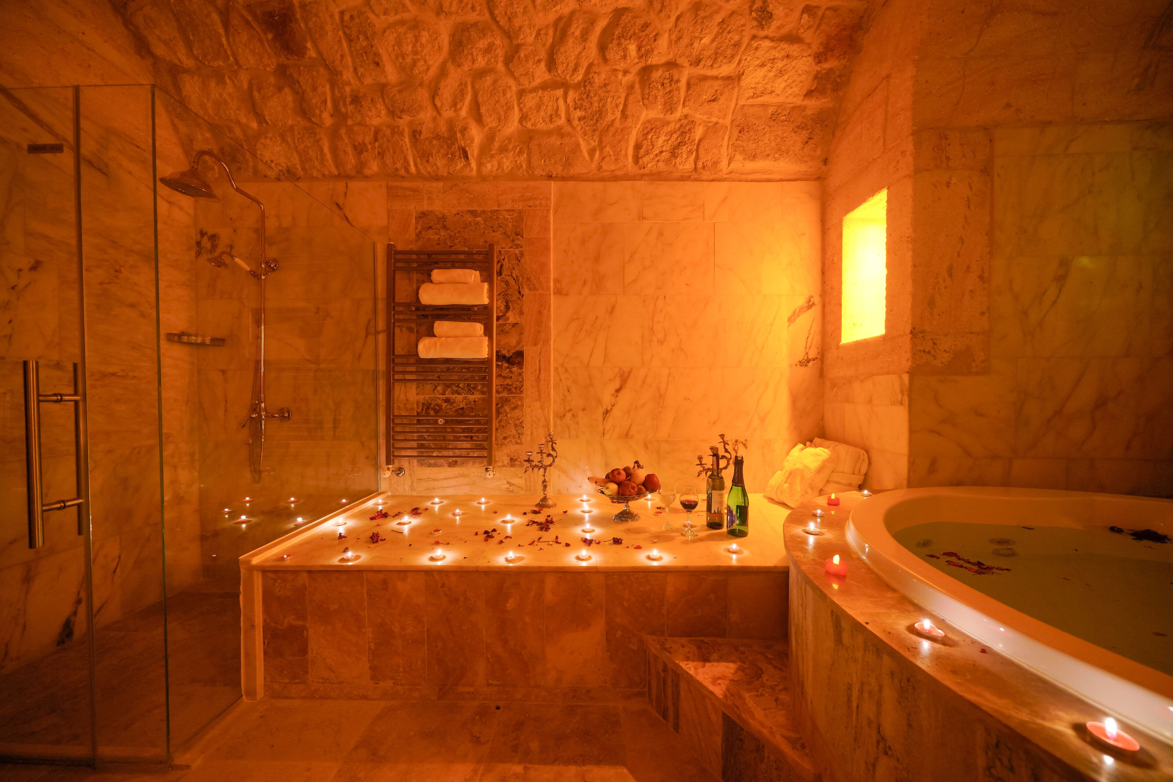 Serenus Cave Suites