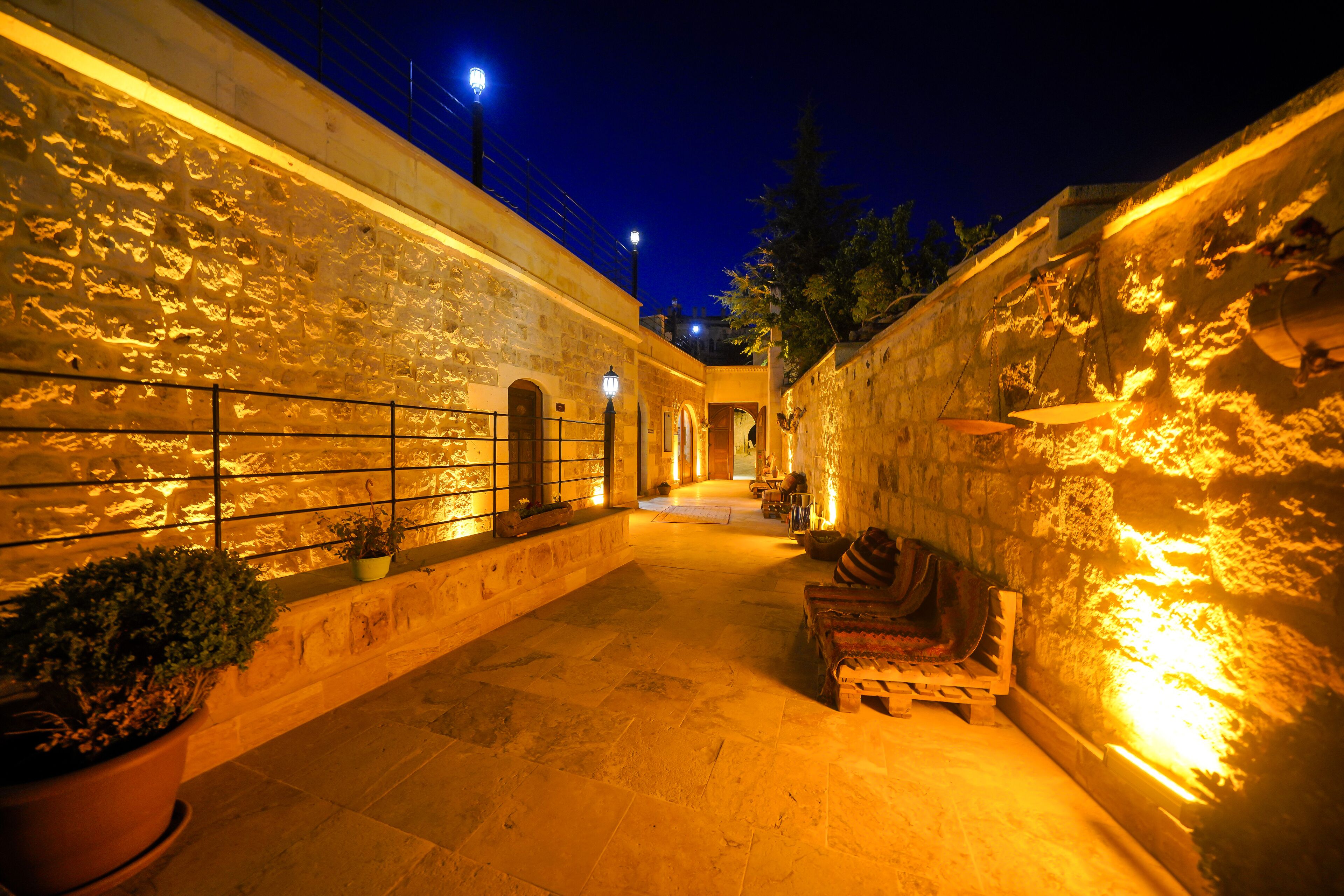 Serenus Cave Suites
