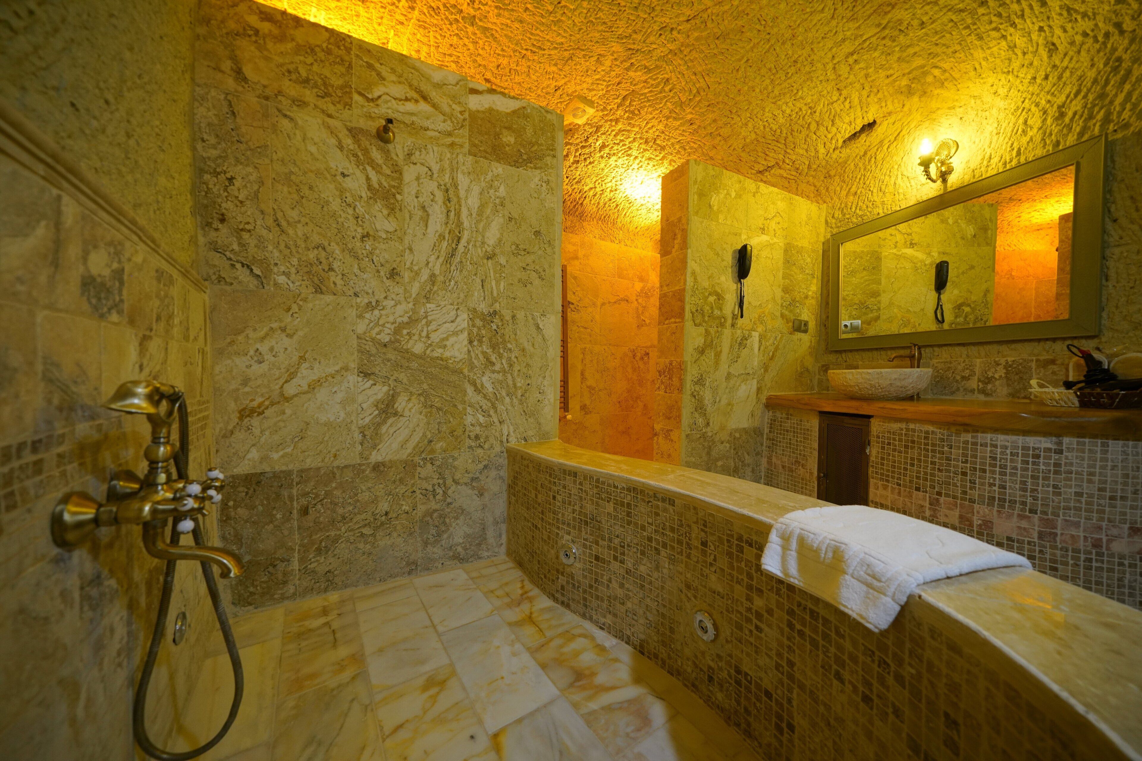 Serenus Cave Suites