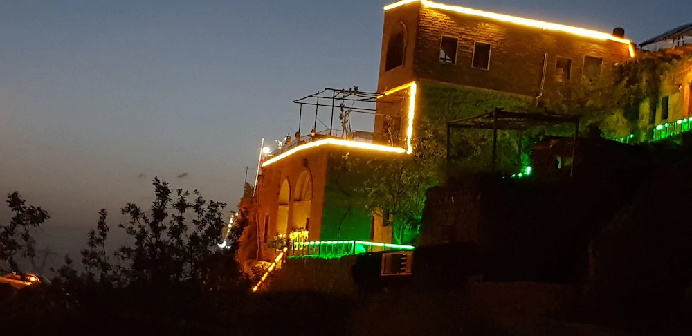 Akkoy Evleri Cave Hotel