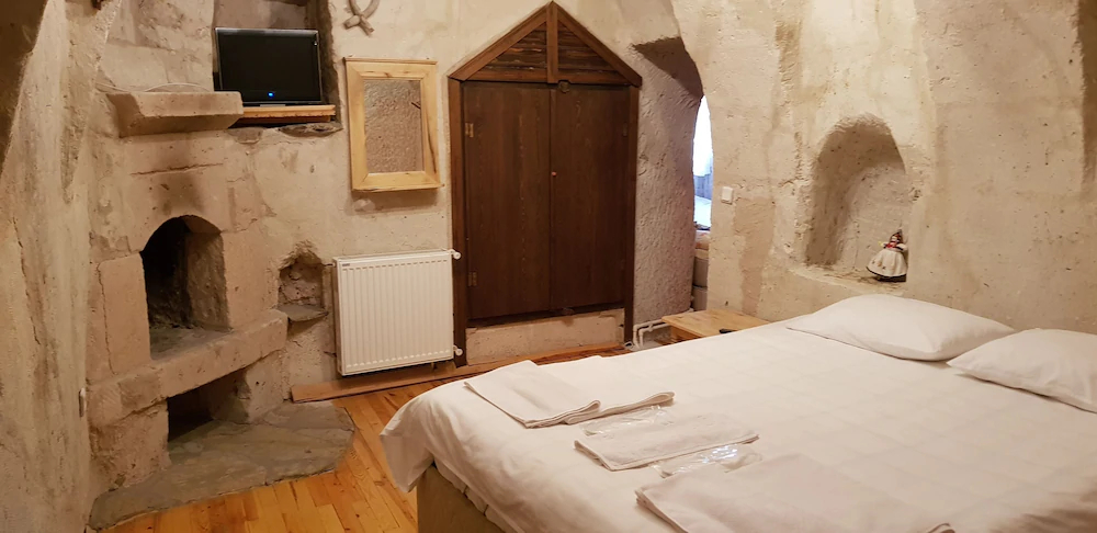 Akkoy Evleri Cave Hotel