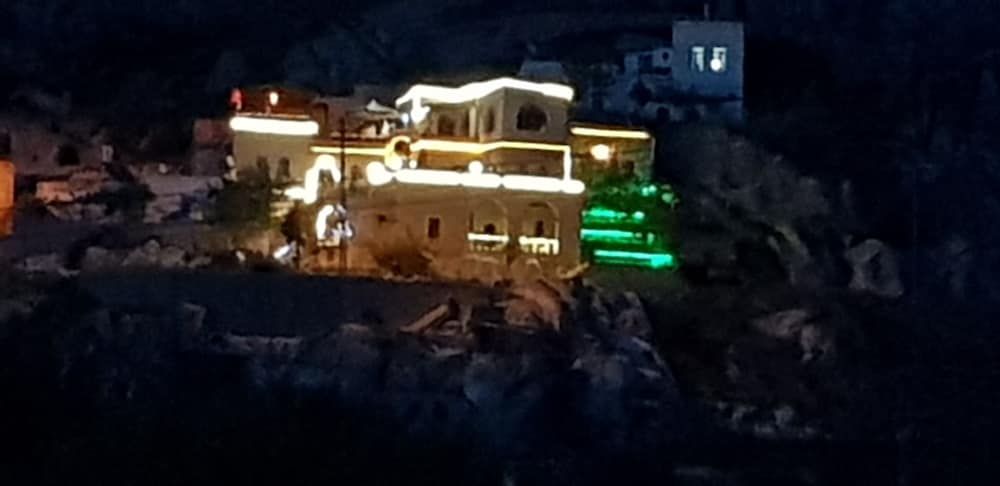 Akkoy Evleri Cave Hotel
