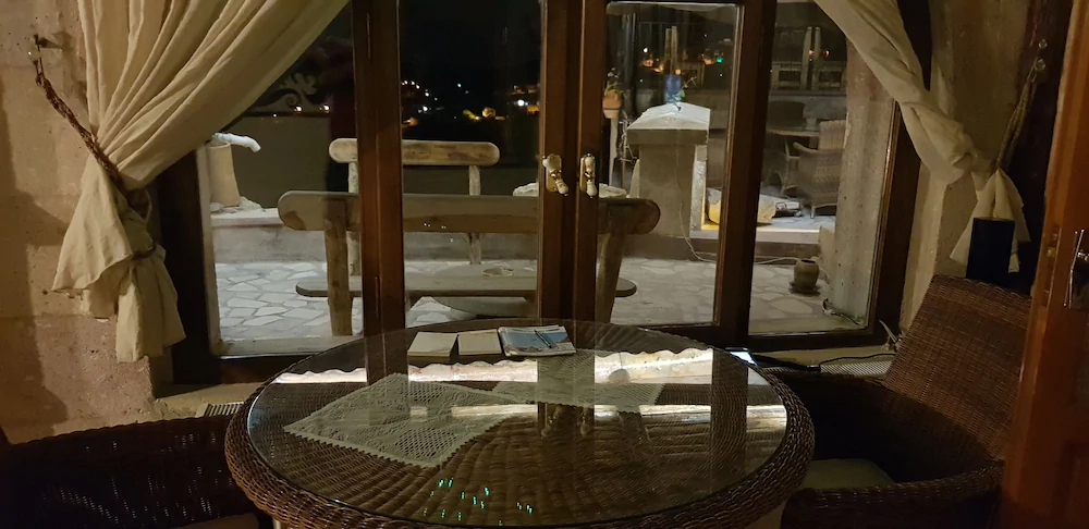 Akkoy Evleri Cave Hotel