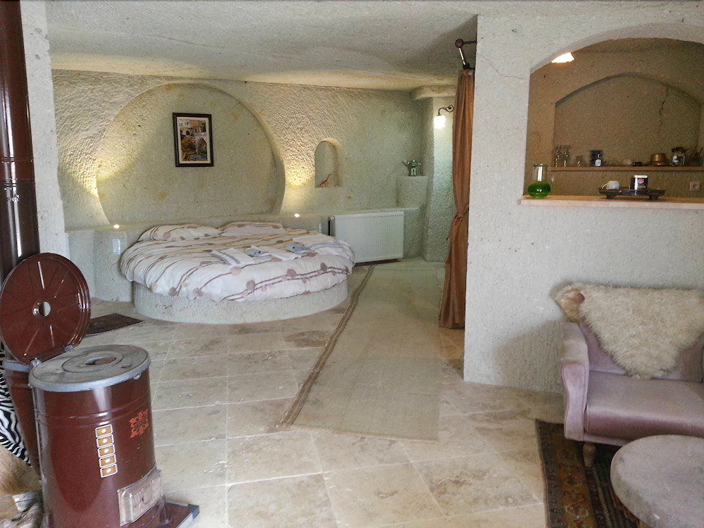 Akkoy Evleri Cave Hotel