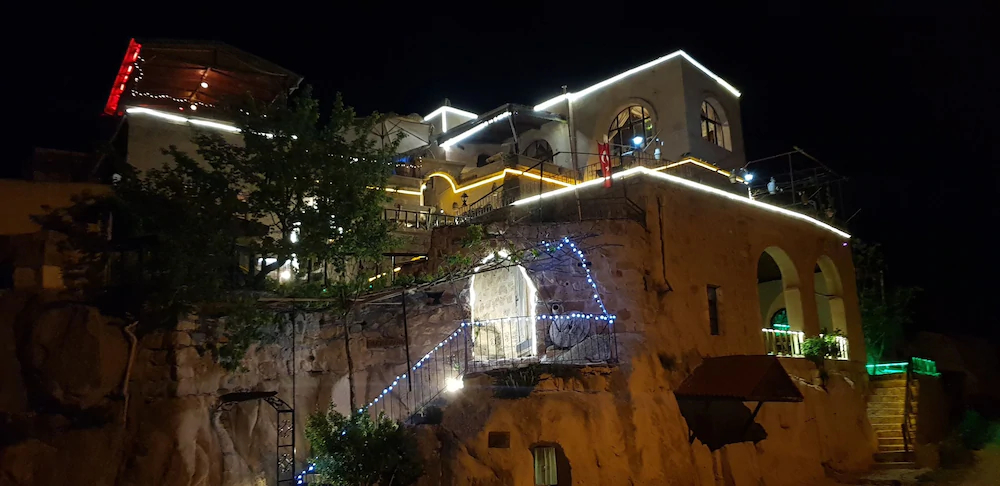 Akkoy Evleri Cave Hotel