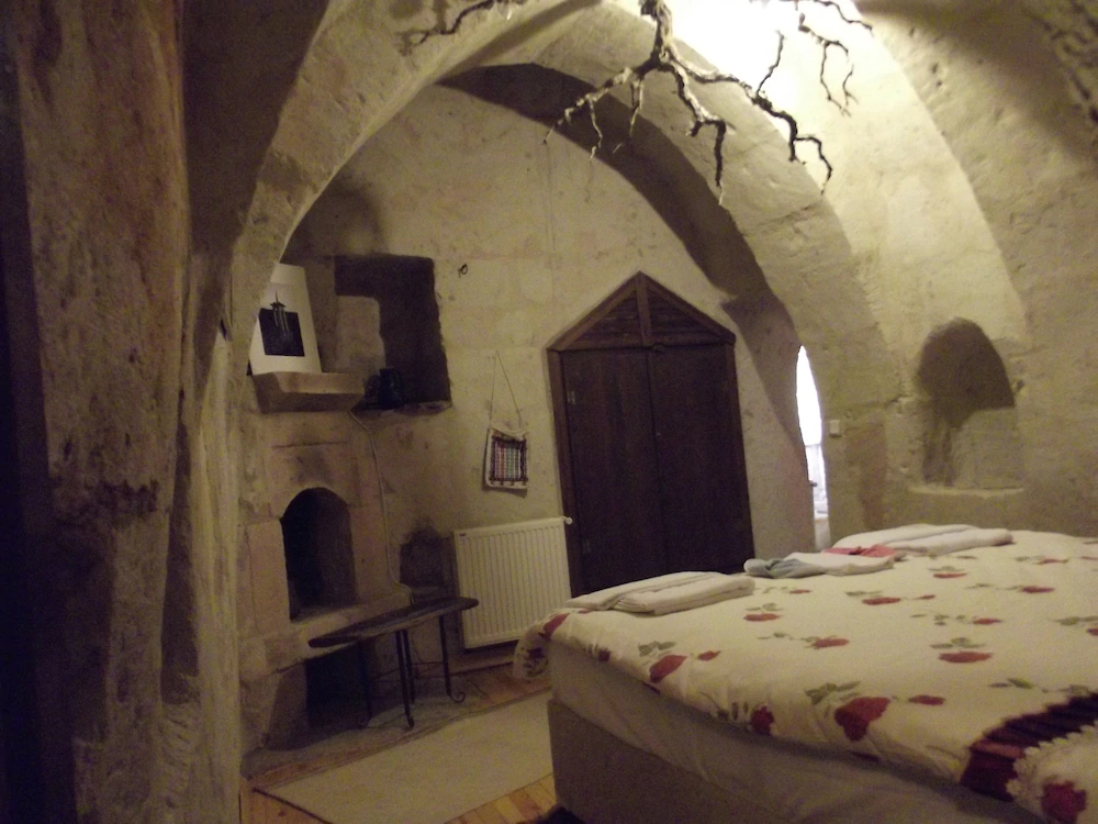 Akkoy Evleri Cave Hotel