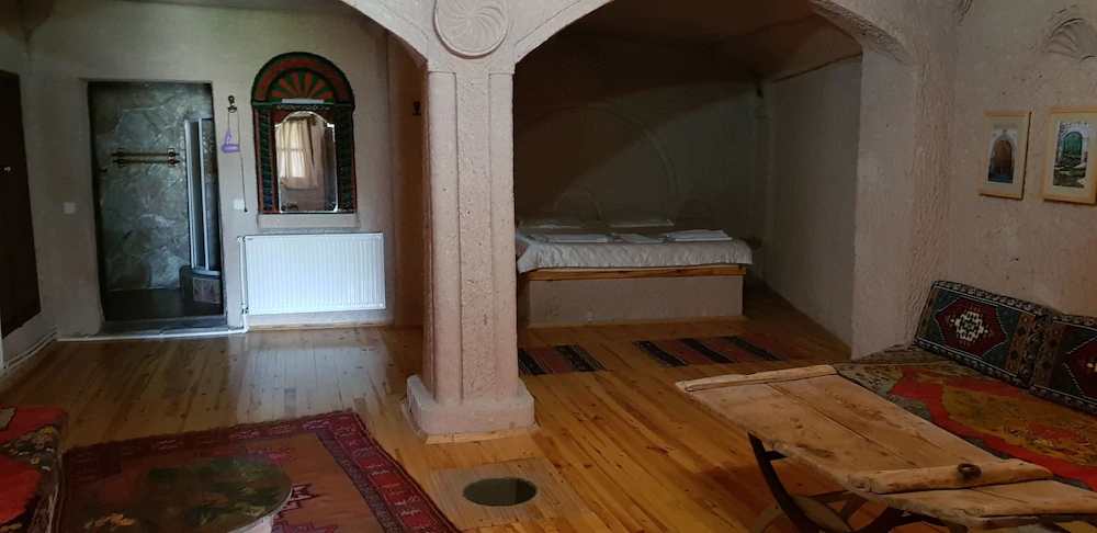 Akkoy Evleri Cave Hotel