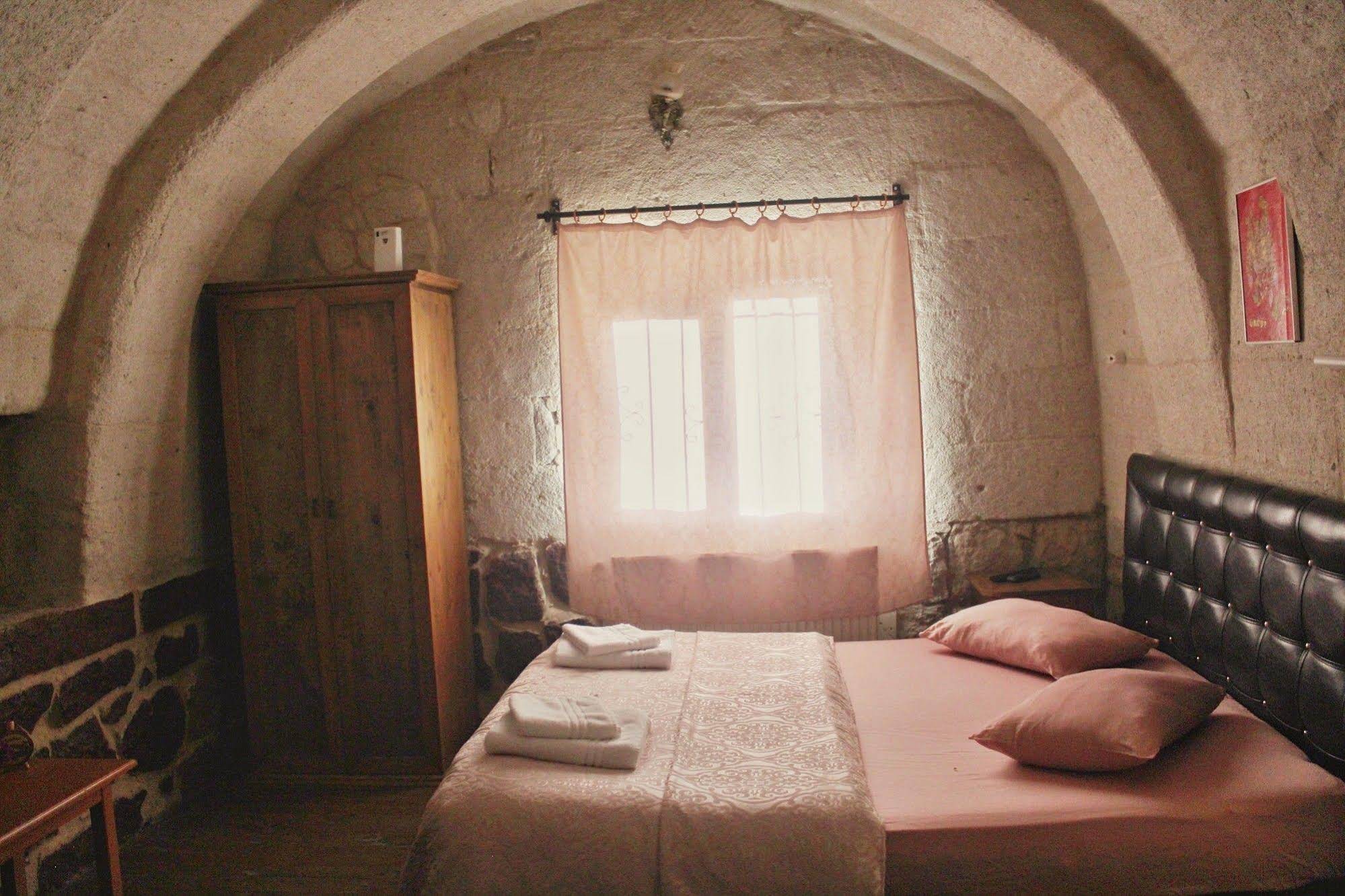 7 Oda Kapadokya Cave House