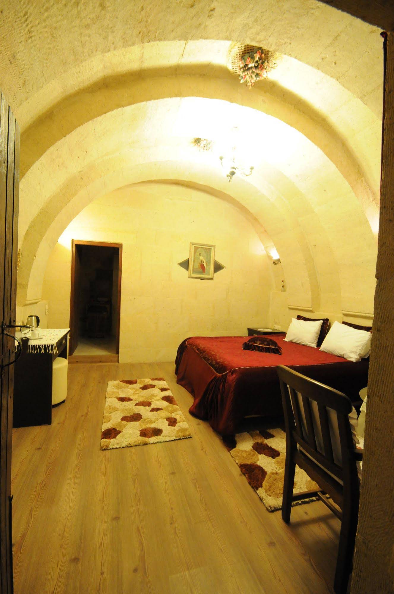 Antik Cave House