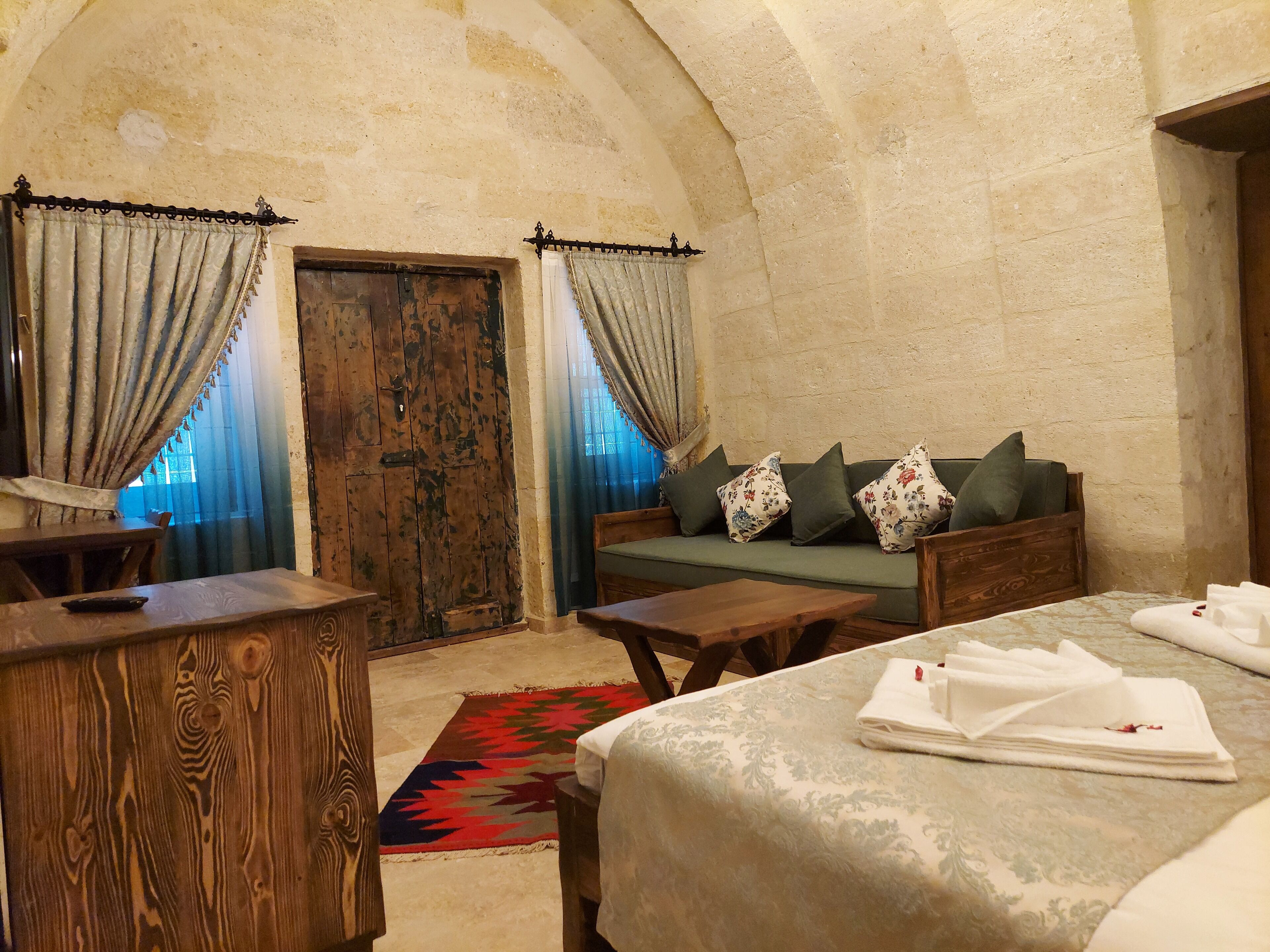 Armesos Cave Hotel