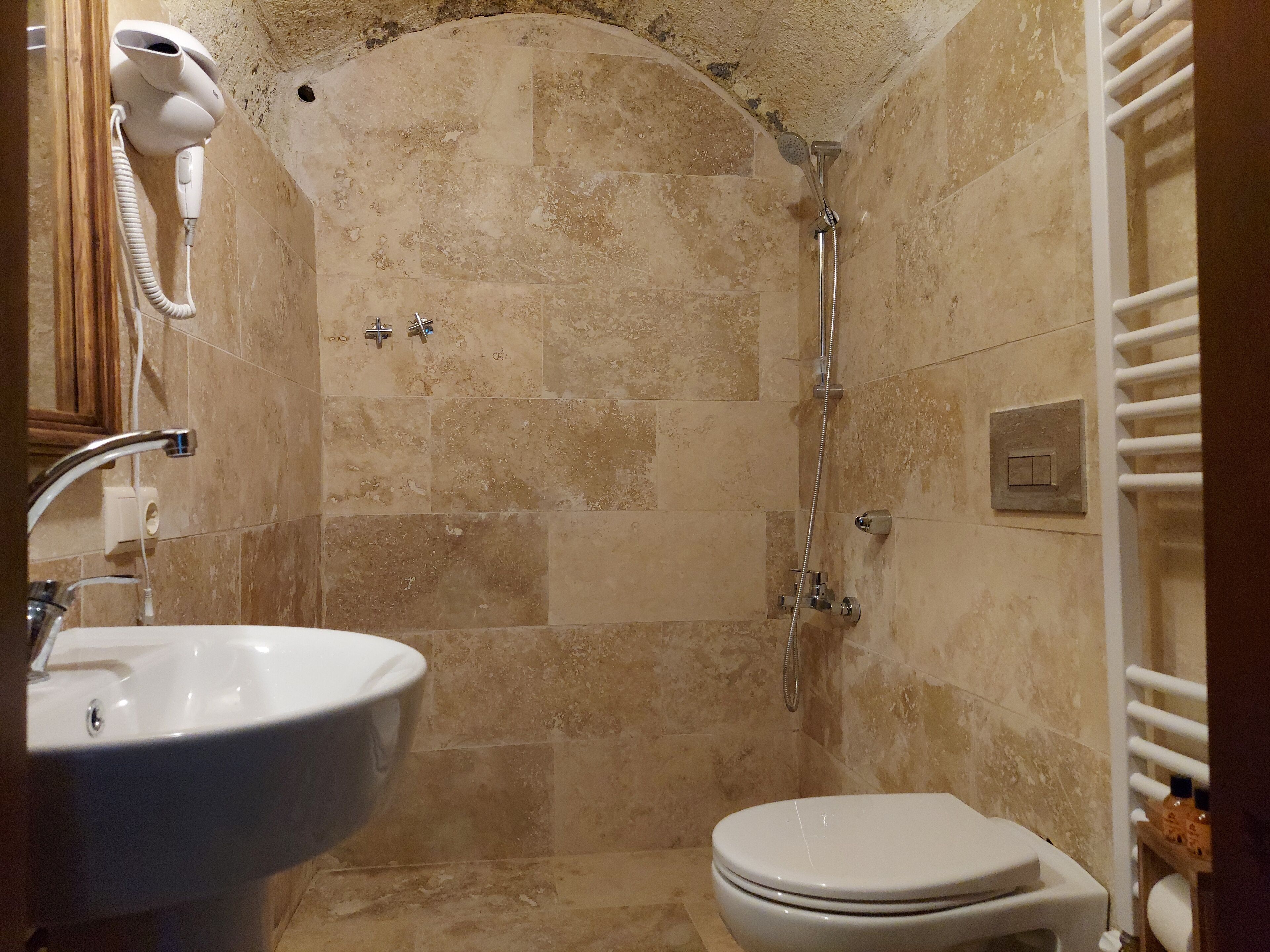 Armesos Cave Hotel