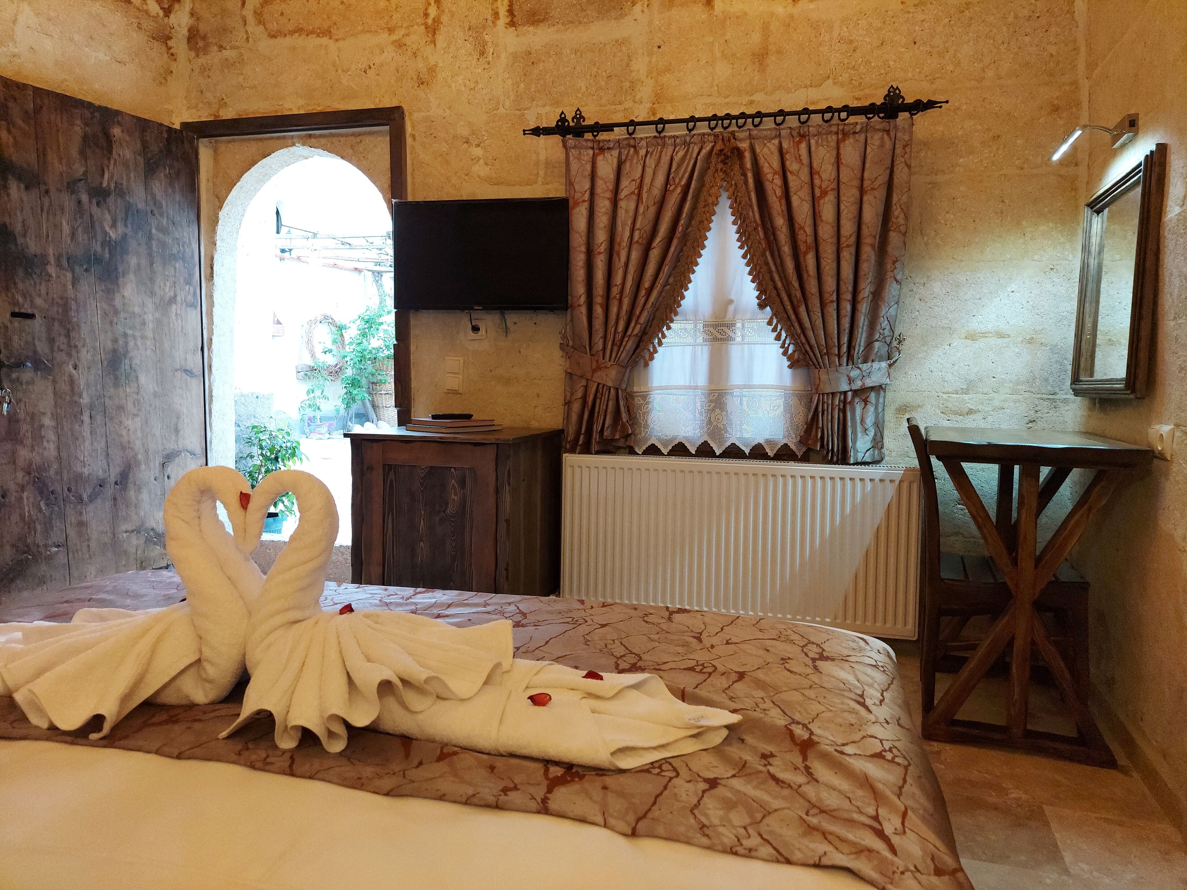 Armesos Cave Hotel