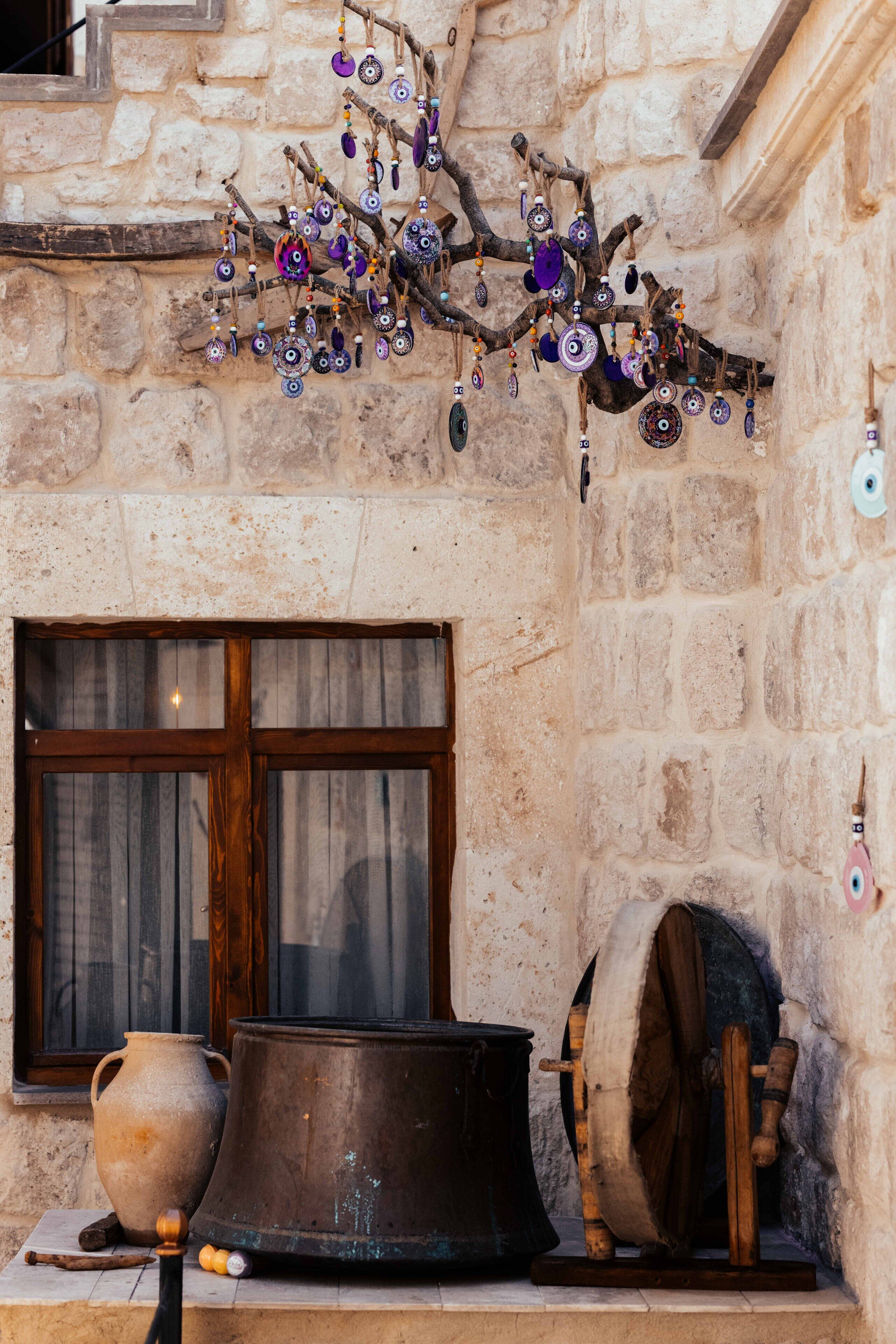Bayar Cave Suites
