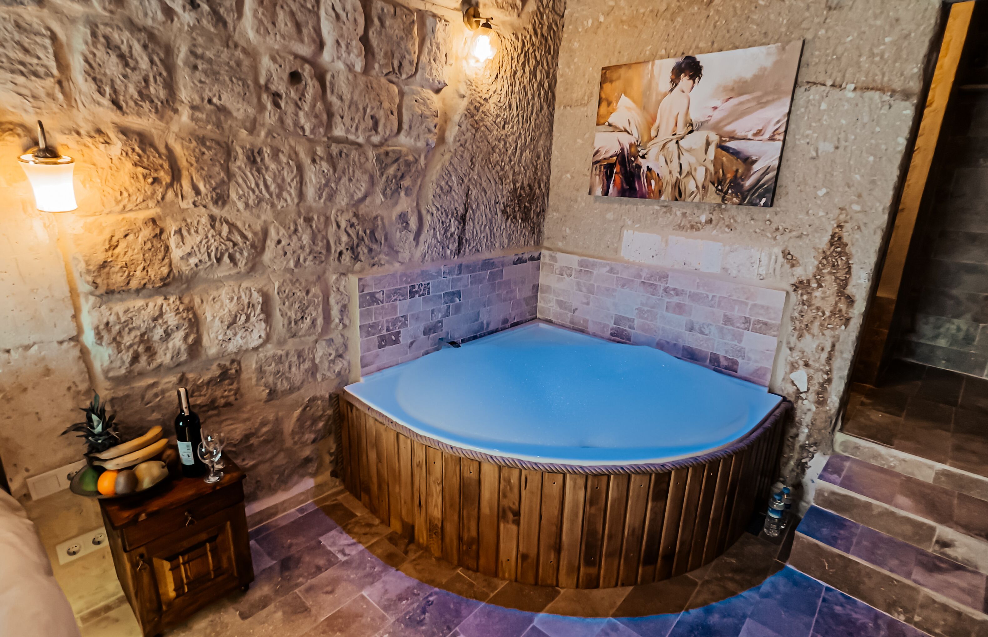 Bayar Cave Suites