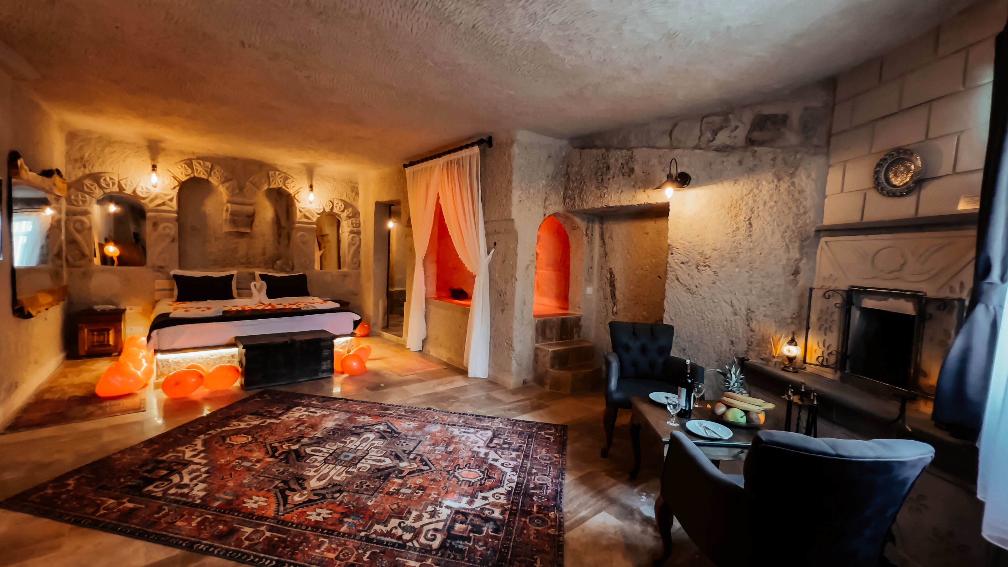 Bayar Cave Suites