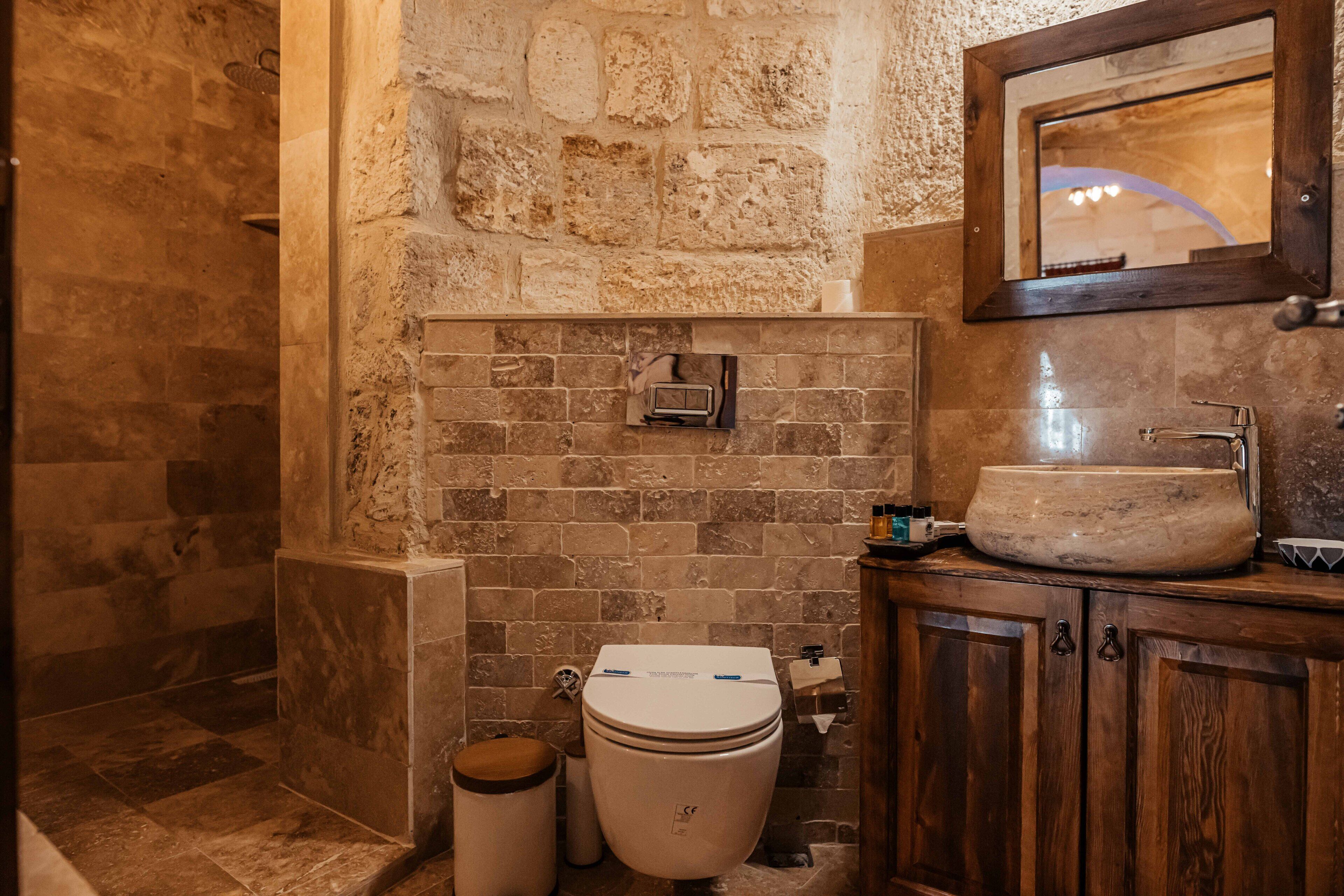 Bayar Cave Suites