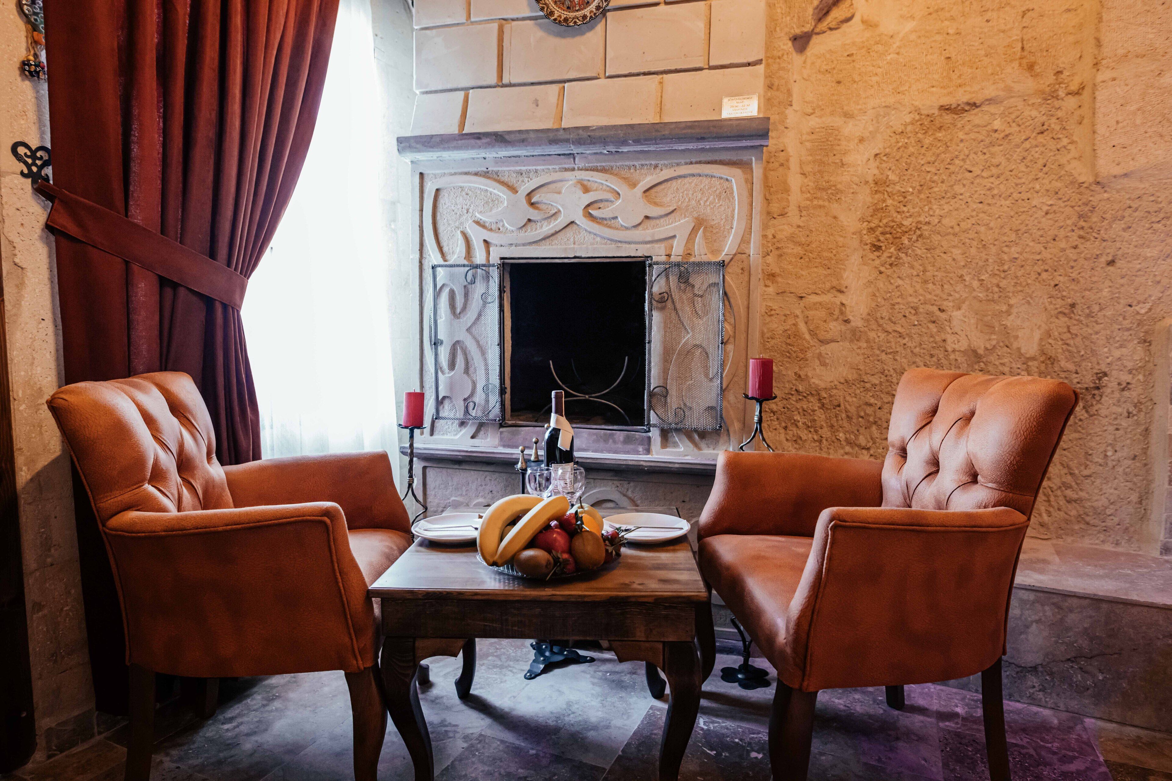 Bayar Cave Suites