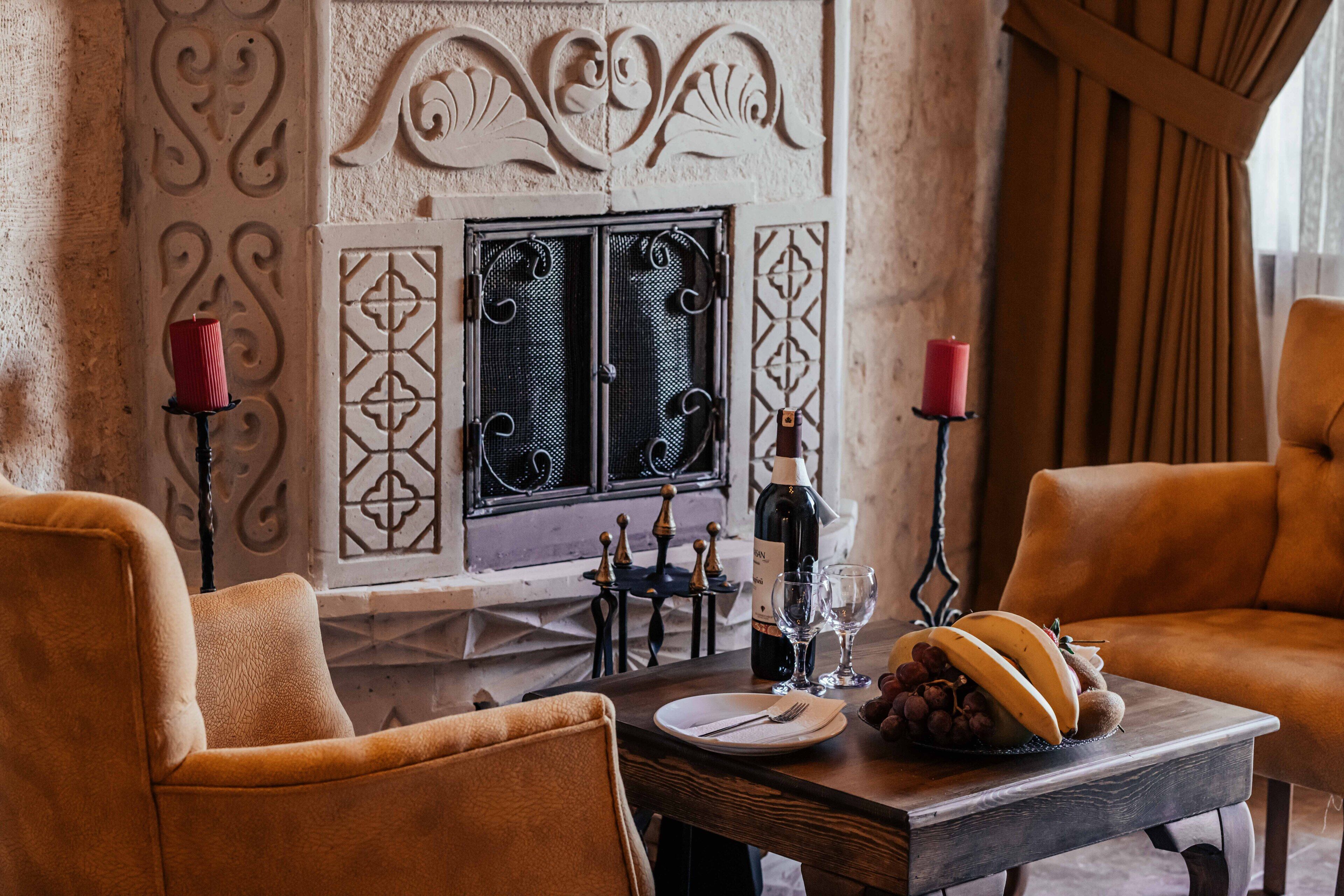 Bayar Cave Suites