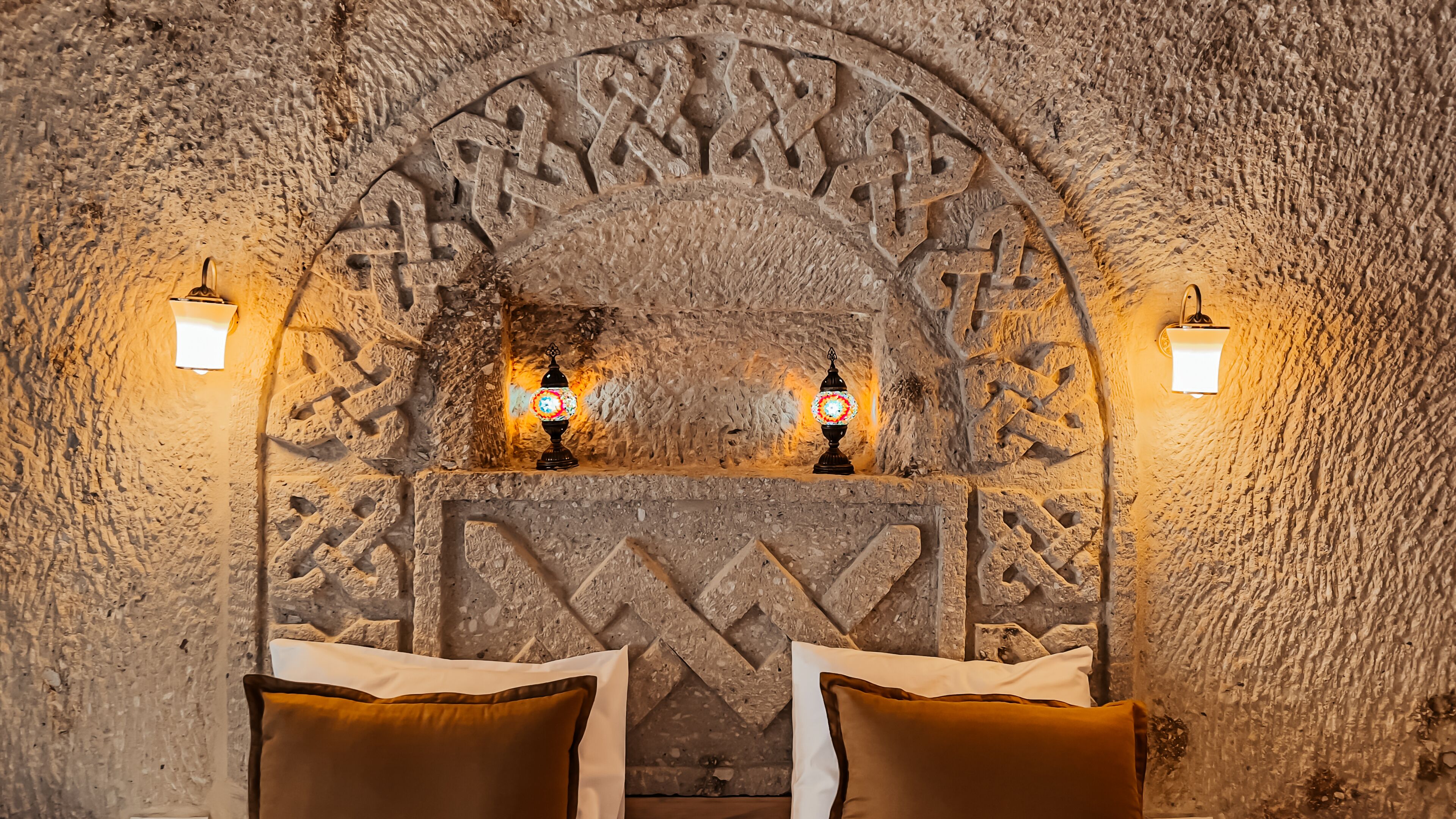 Bayar Cave Suites