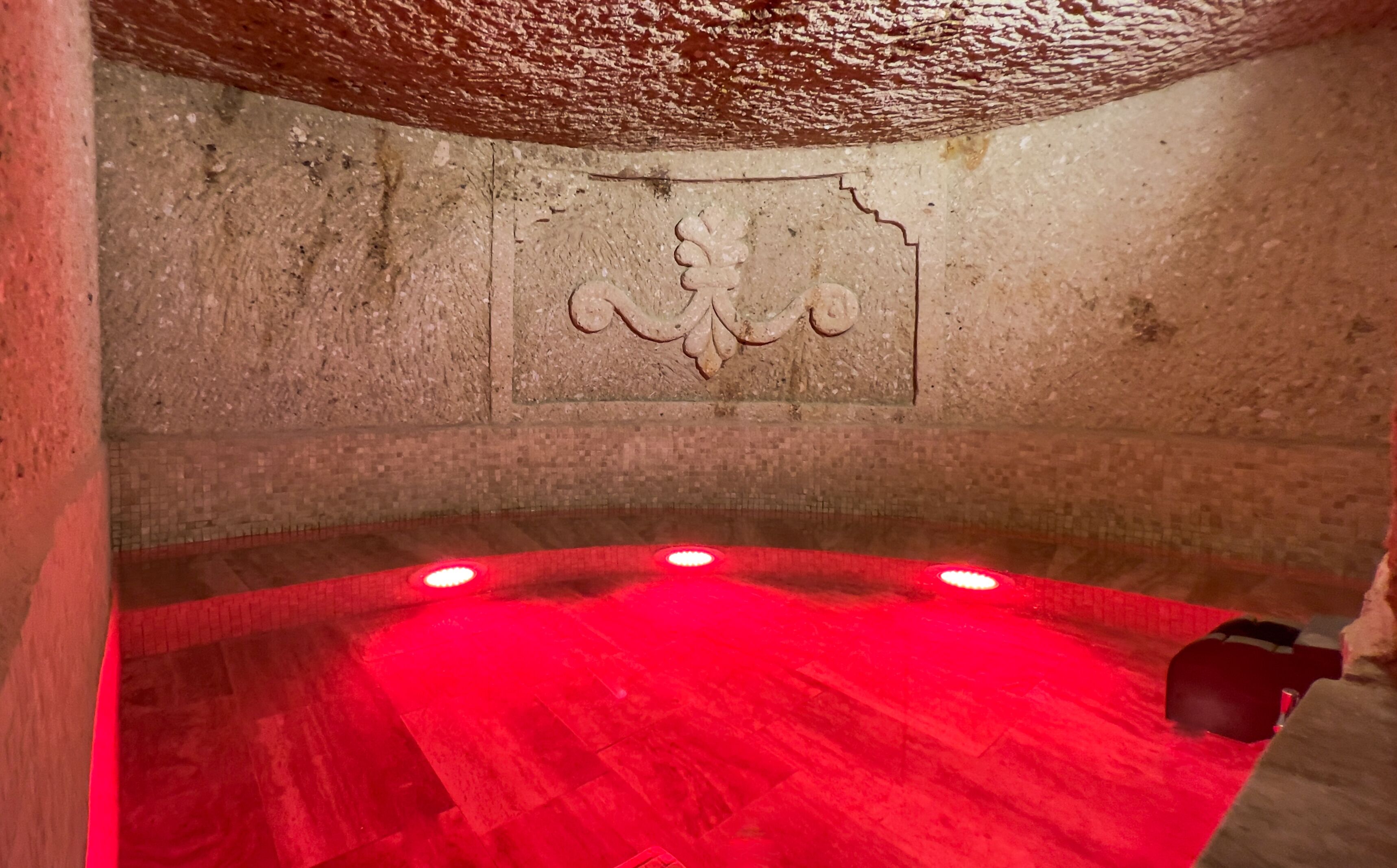 Bayar Cave Suites