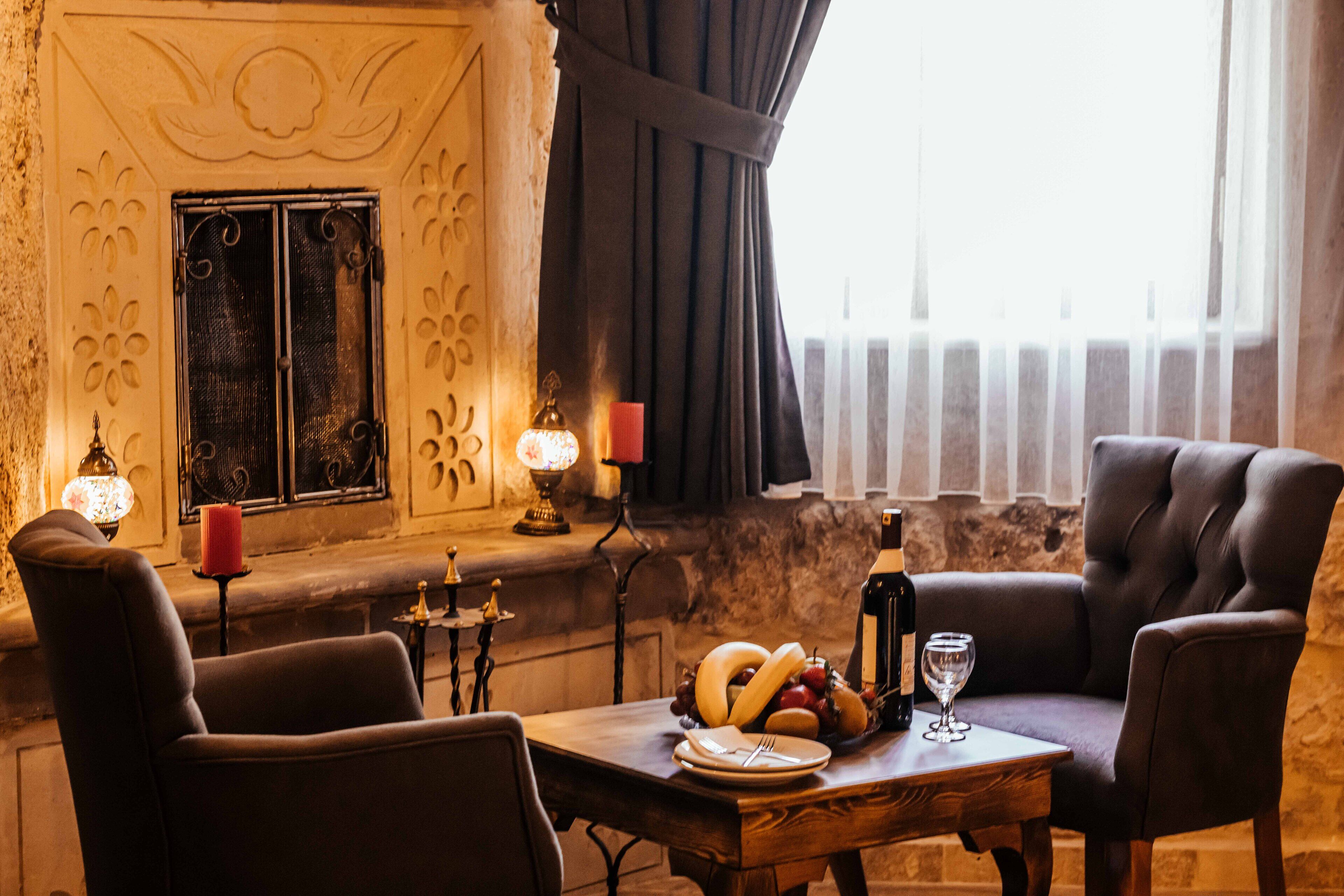 Bayar Cave Suites