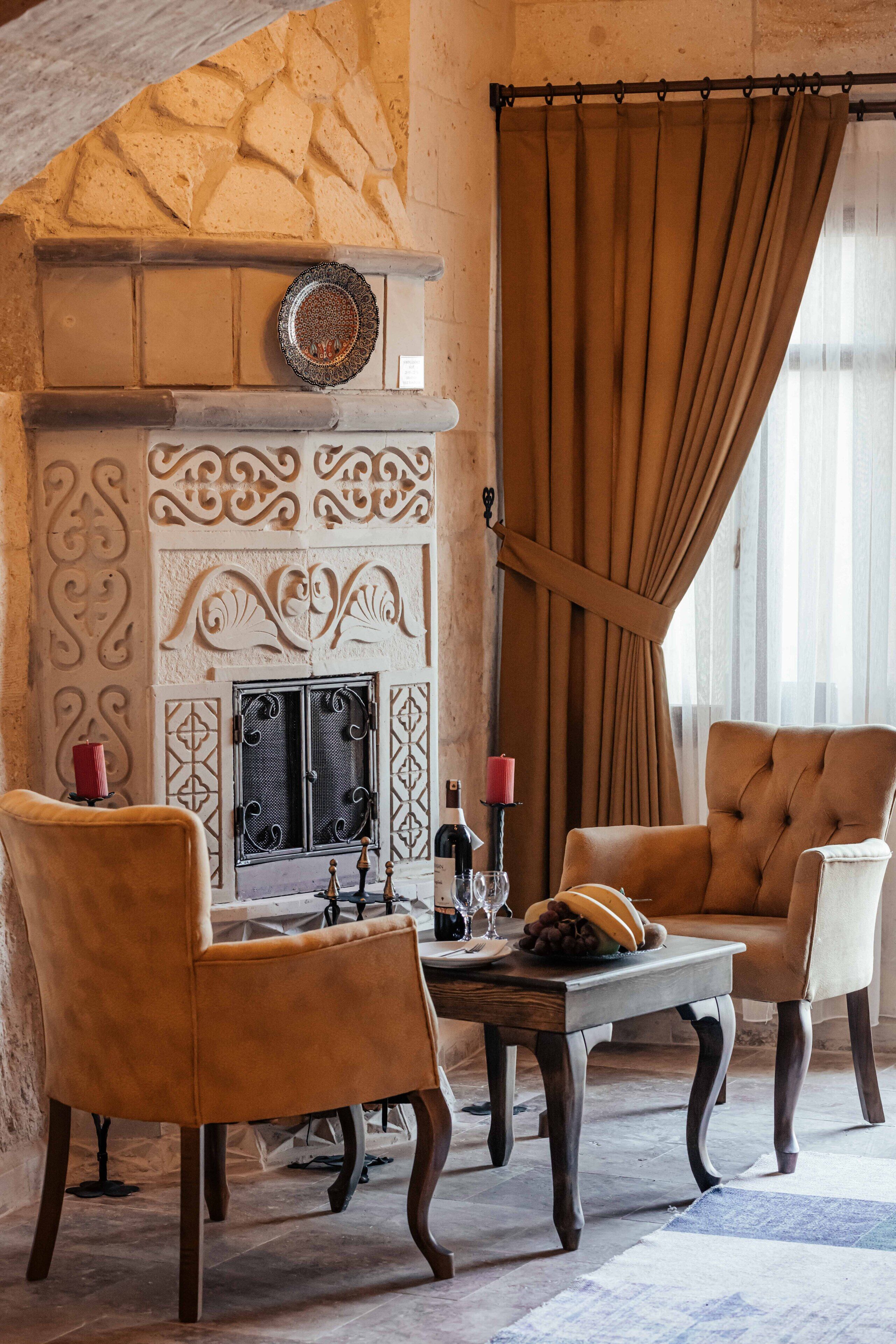 Bayar Cave Suites