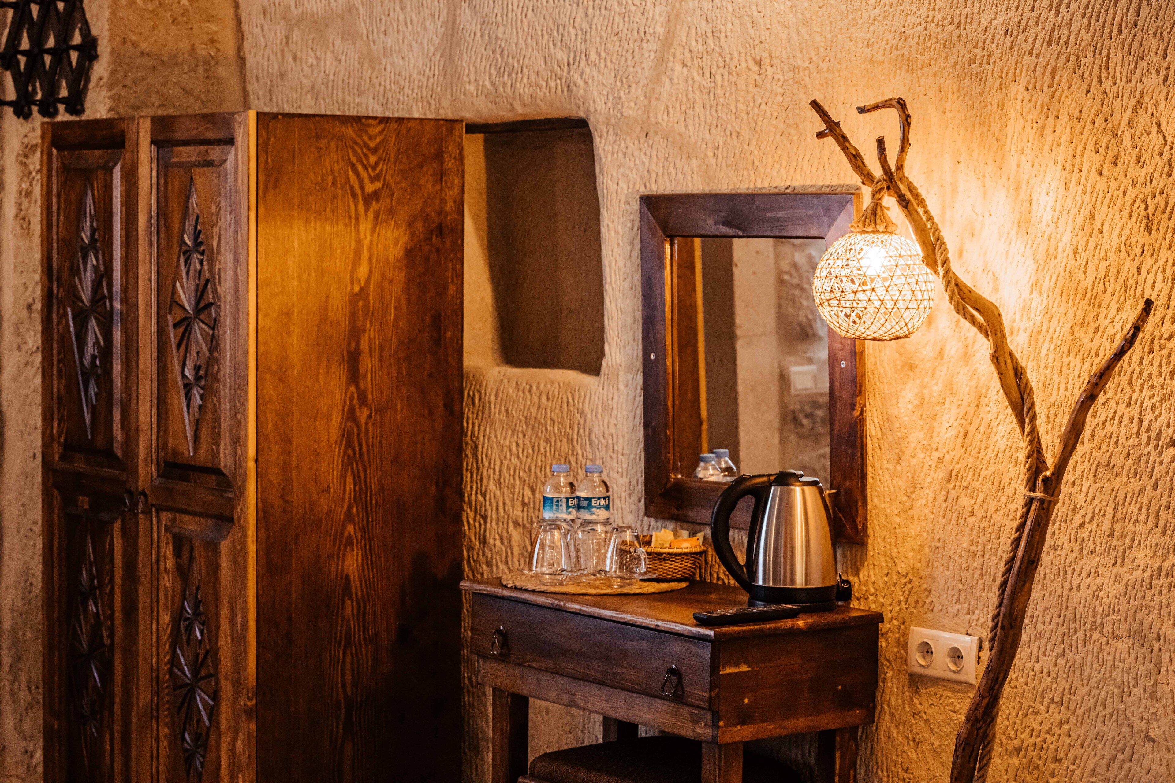Bayar Cave Suites